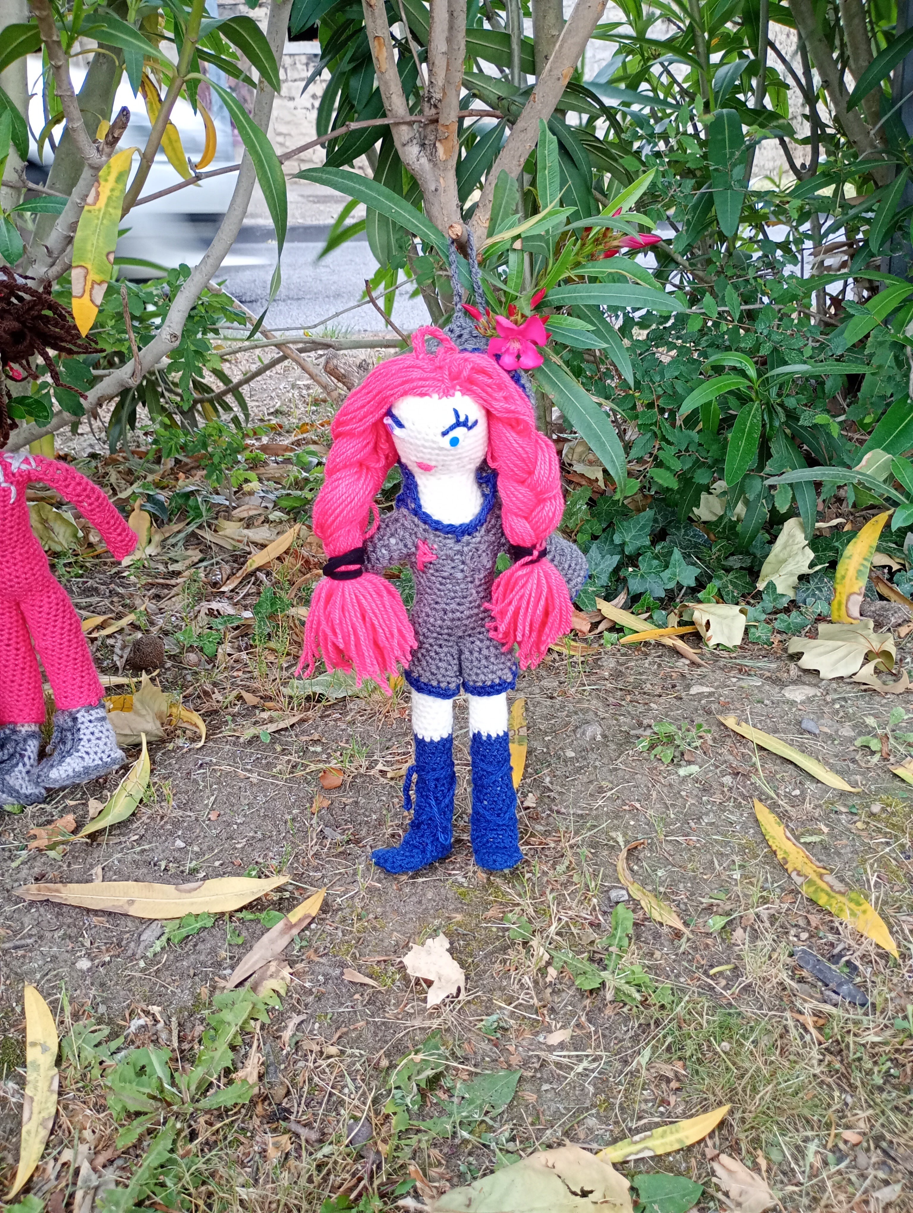 Poupee exsclisive crochet out of the matrice35cm