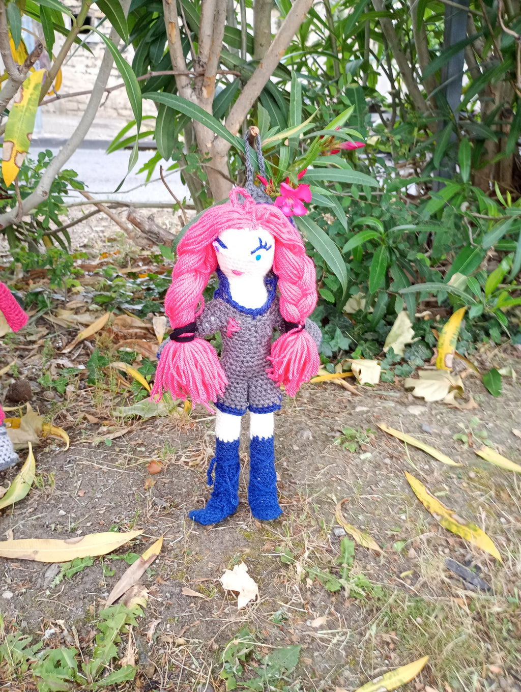 Poupee exsclisive crochet out of the matrice35cm