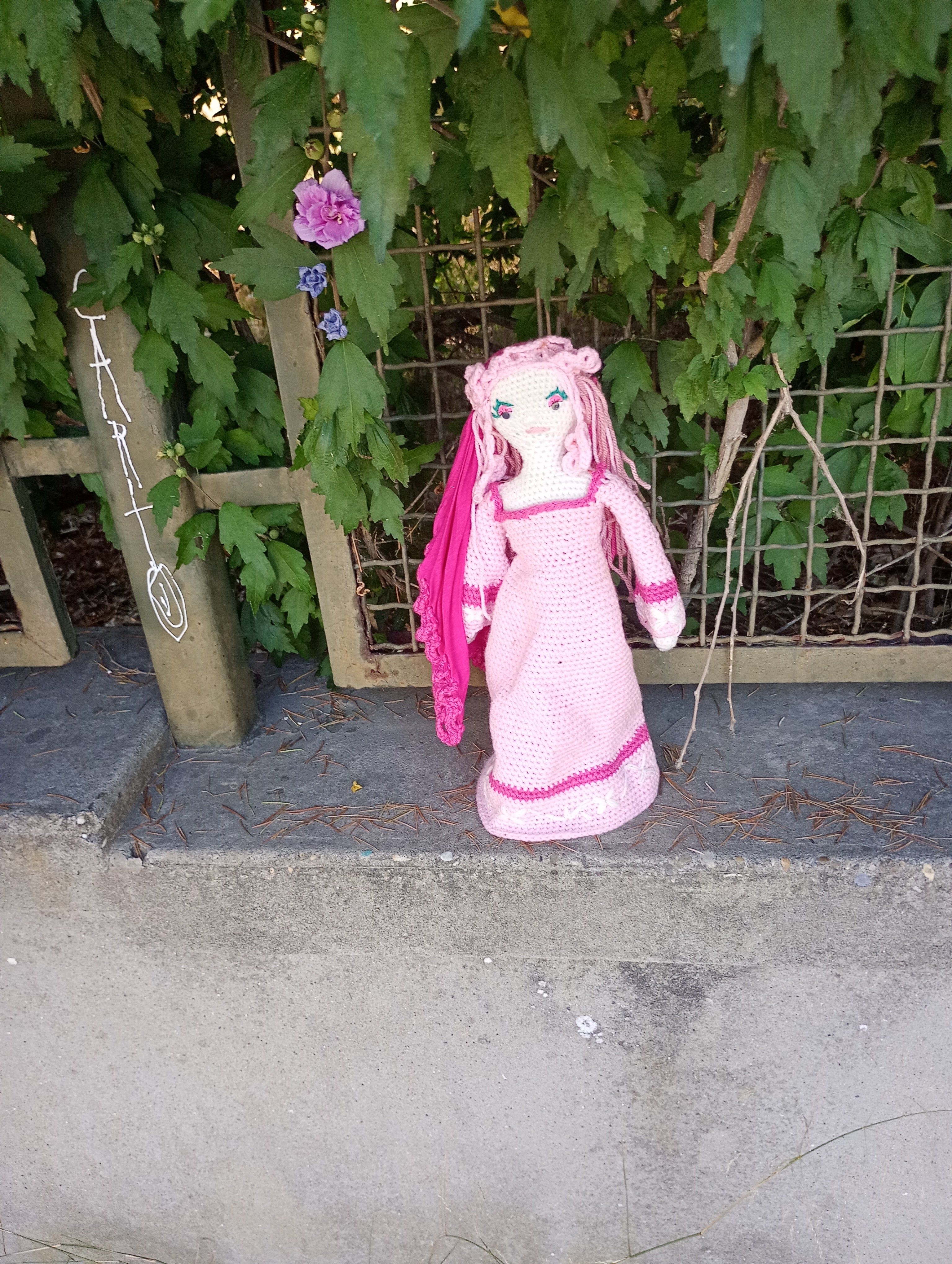 Poupe exsclusive crochet Anna Yarislavba _princesse de Kiev