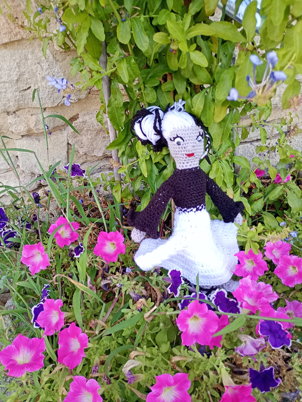 Poupe exsclusive crochet Gardienne de la frontiere mtiere 35cm