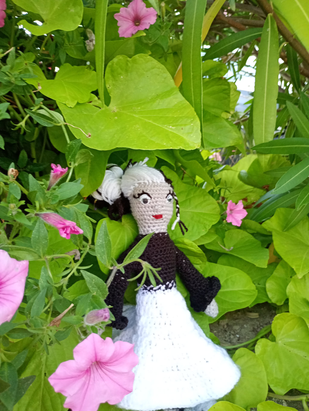 Poupe exsclusive crochet Gardienne de la frontiere mtiere 35cm