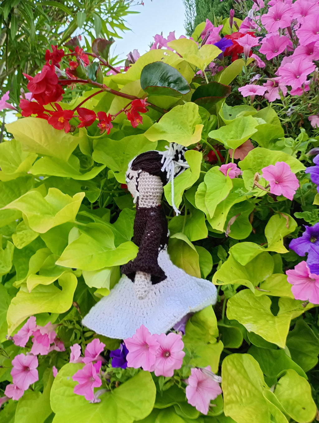 Poupe exsclusive crochet Gardienne de la frontiere mtiere 35cm