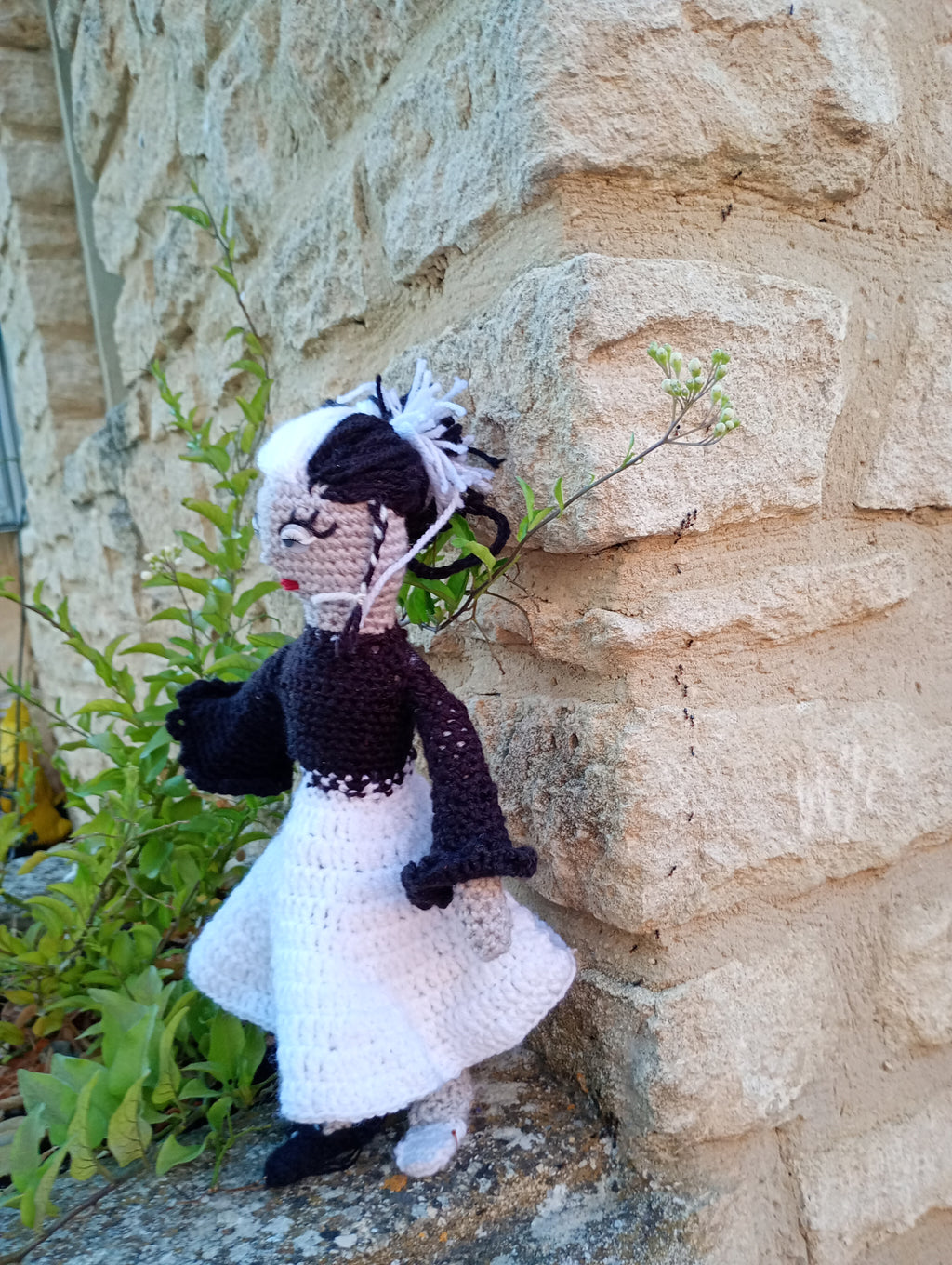 Poupe exsclusive crochet Gardienne de la frontiere mtiere 35cm