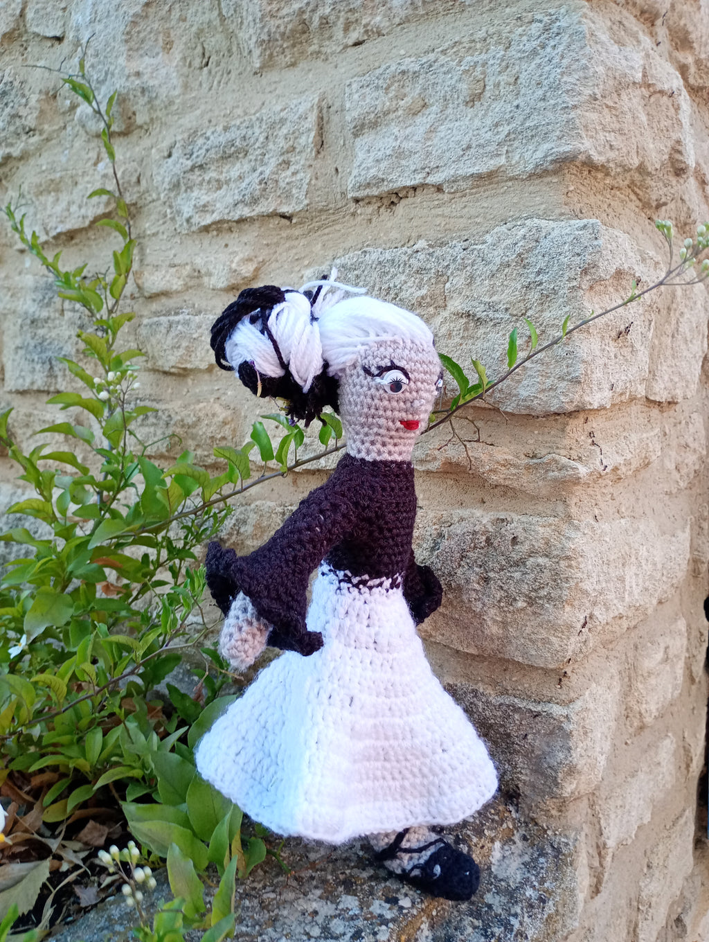 Poupe exsclusive crochet Gardienne de la frontiere mtiere 35cm