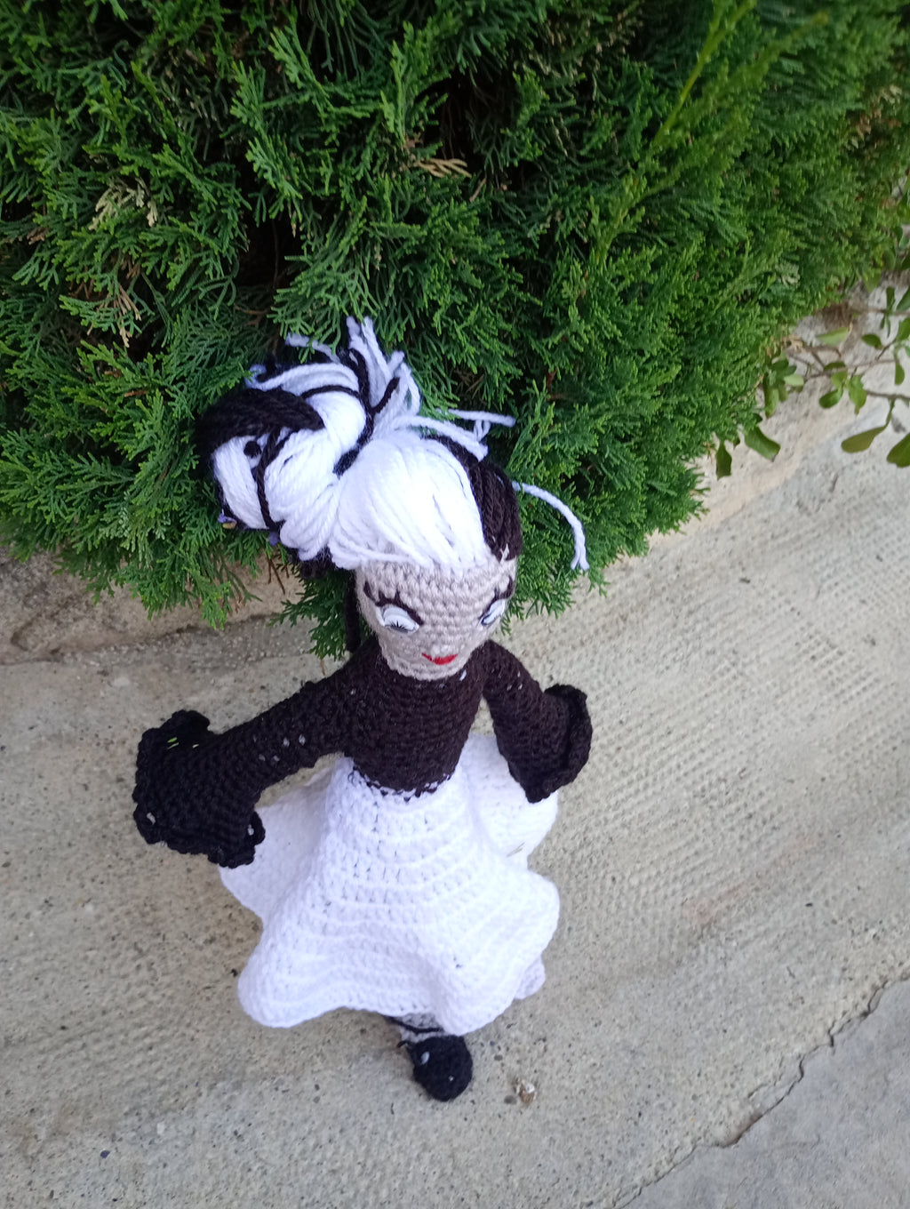 Poupe exsclusive crochet Gardienne de la frontiere mtiere 35cm