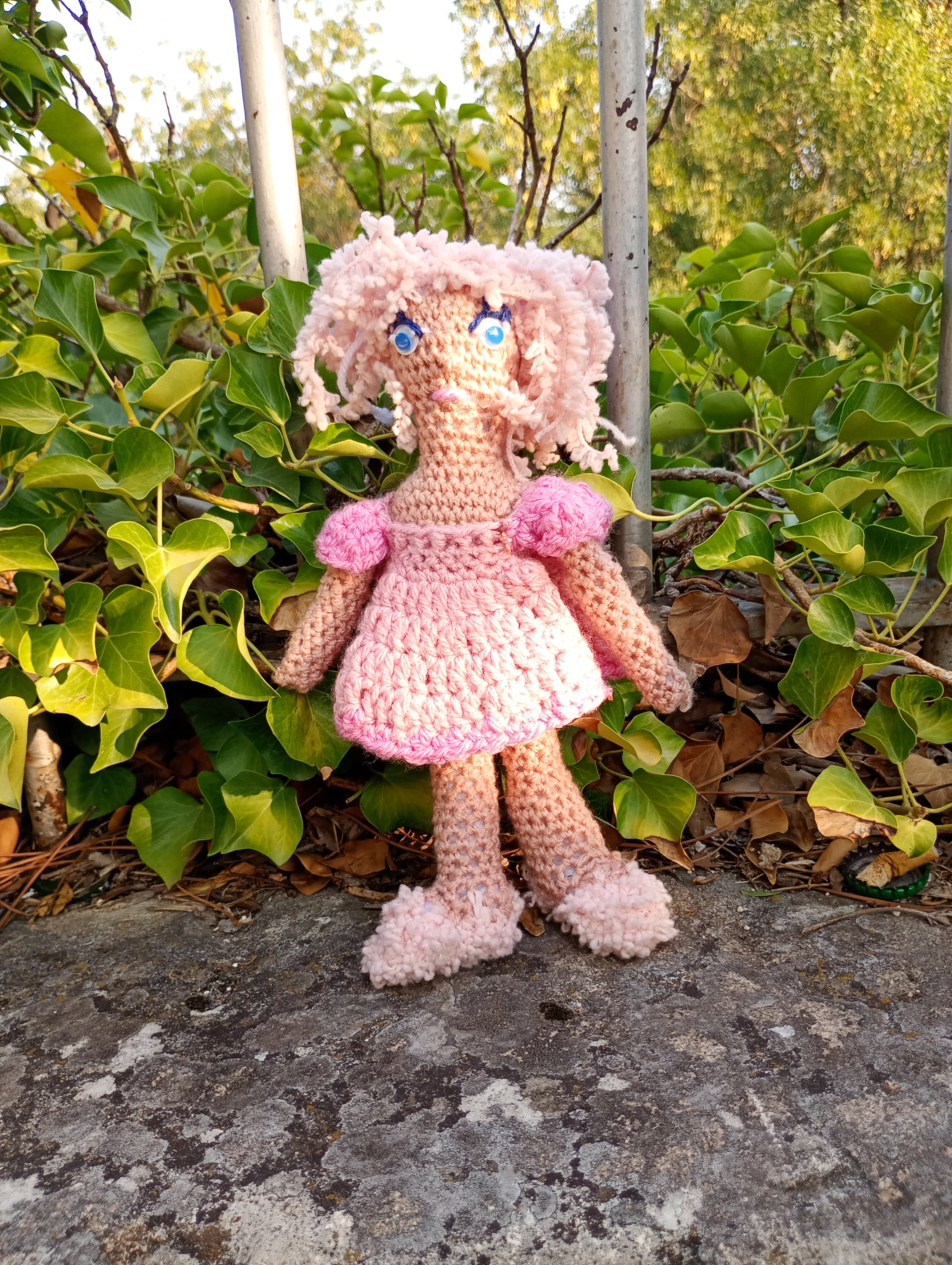 Poupe exsclusive crochet Gardienne de la Lumiere et fu Mond25cm