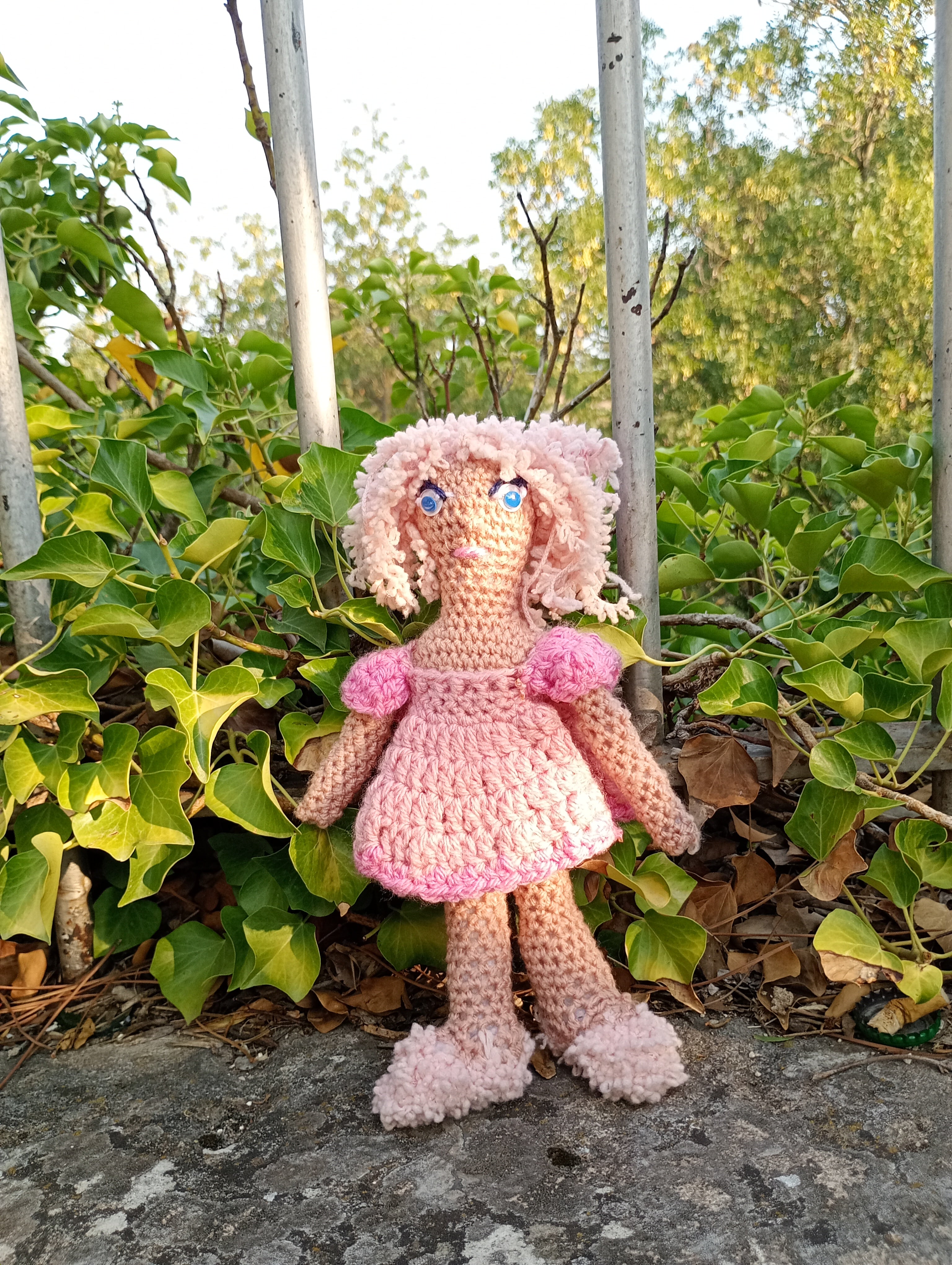 Poupe exsclusive crochet Gardienne de la Lumiere et fu Mond25cm