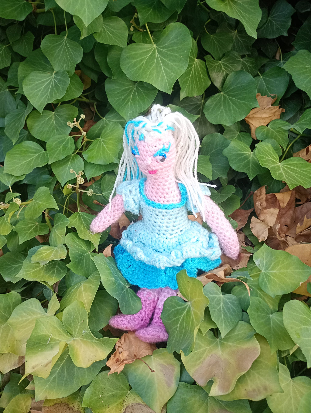 Poupe exsclusive crochet. Takis Muse d'unspirasion