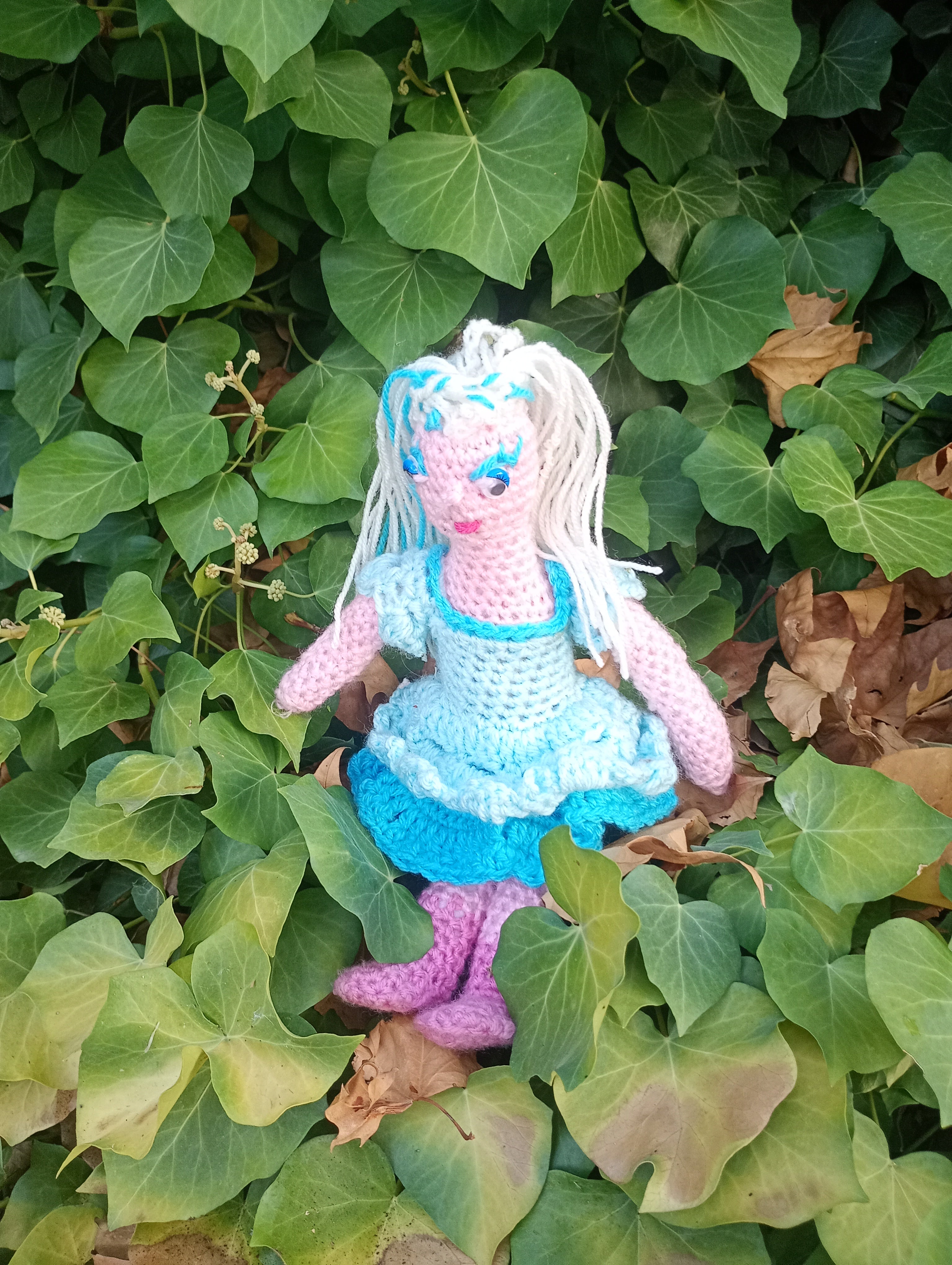 Poupe exsclusive crochet. Takis Muse d'unspirasion