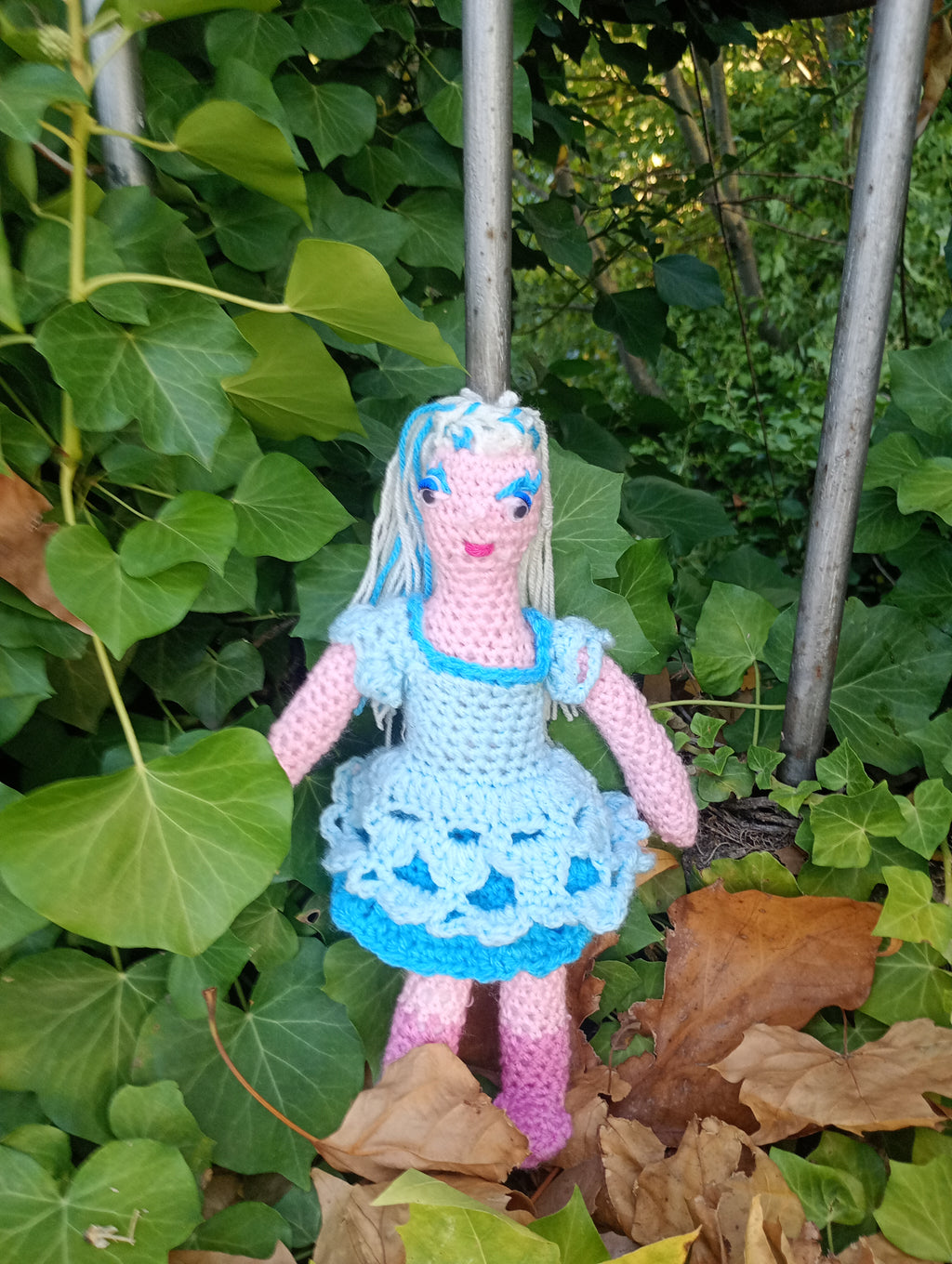 Poupe exsclusive crochet. Takis Muse d'unspirasion