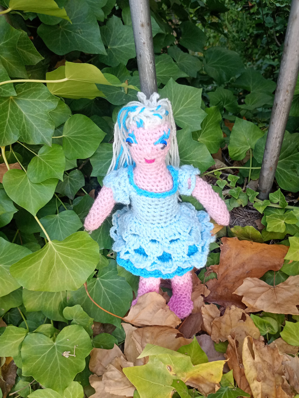 Poupe exsclusive crochet. Takis Muse d'unspirasion