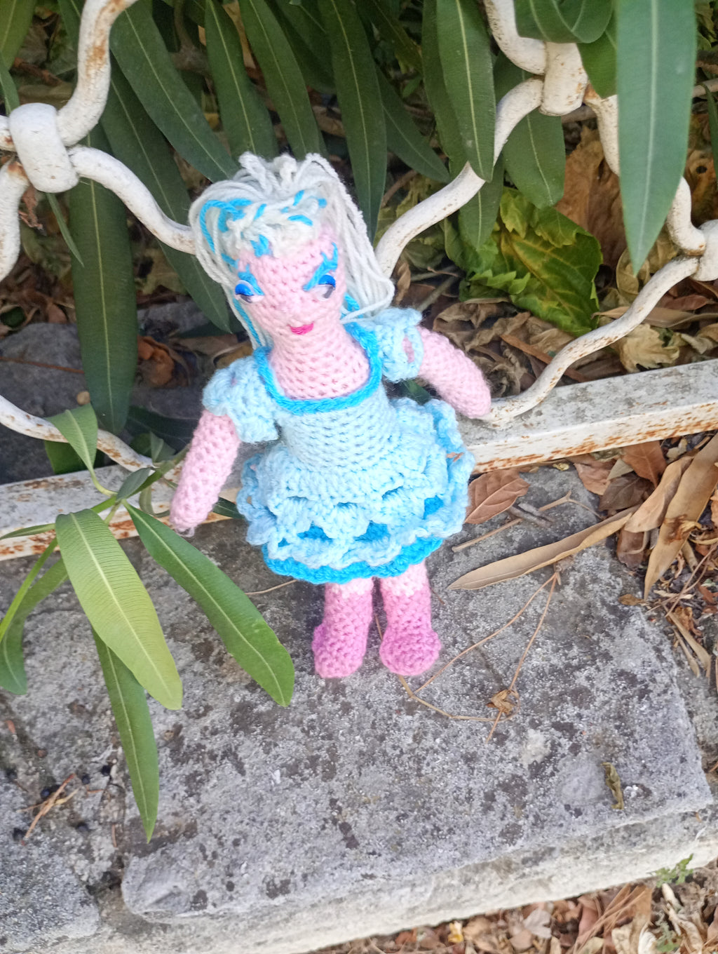 Poupe exsclusive crochet. Takis Muse d'unspirasion