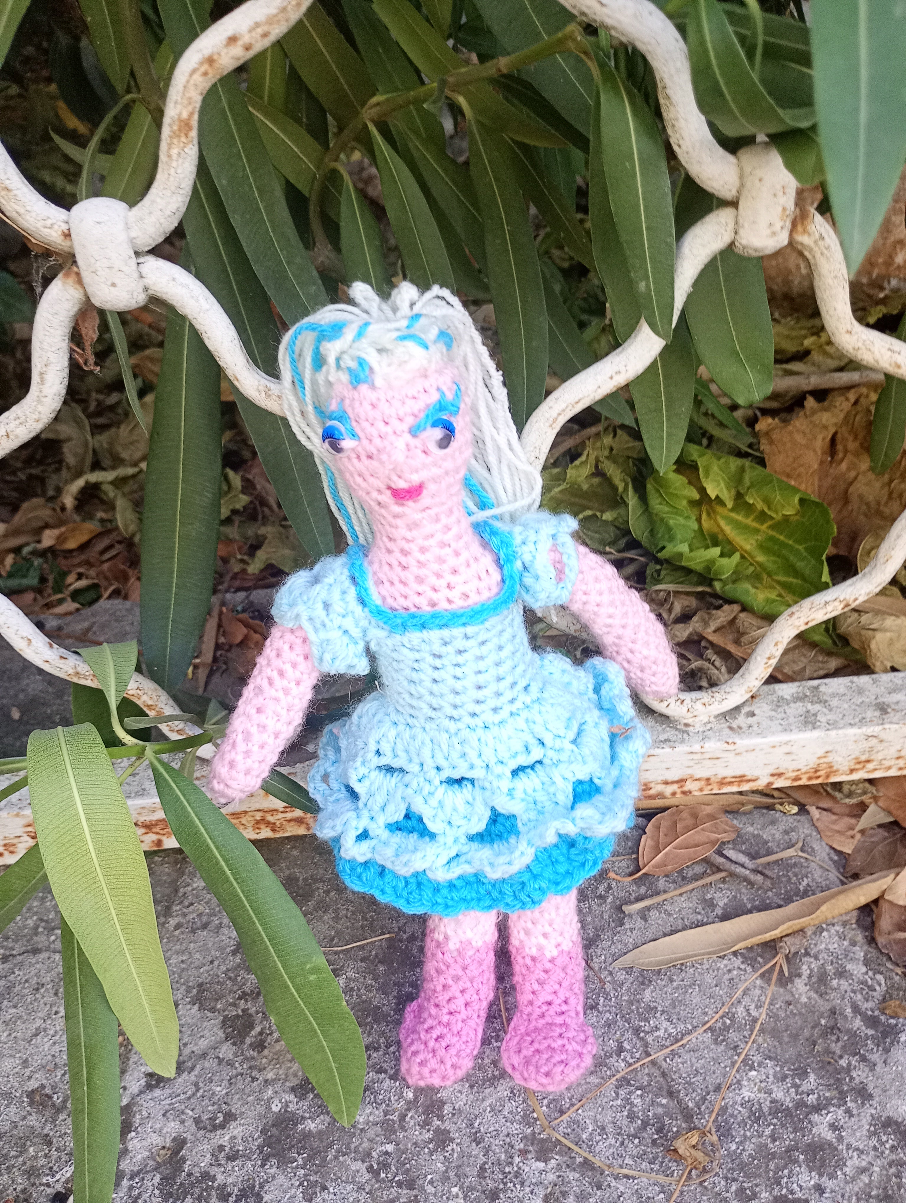 Poupe exsclusive crochet. Takis Muse d'unspirasion