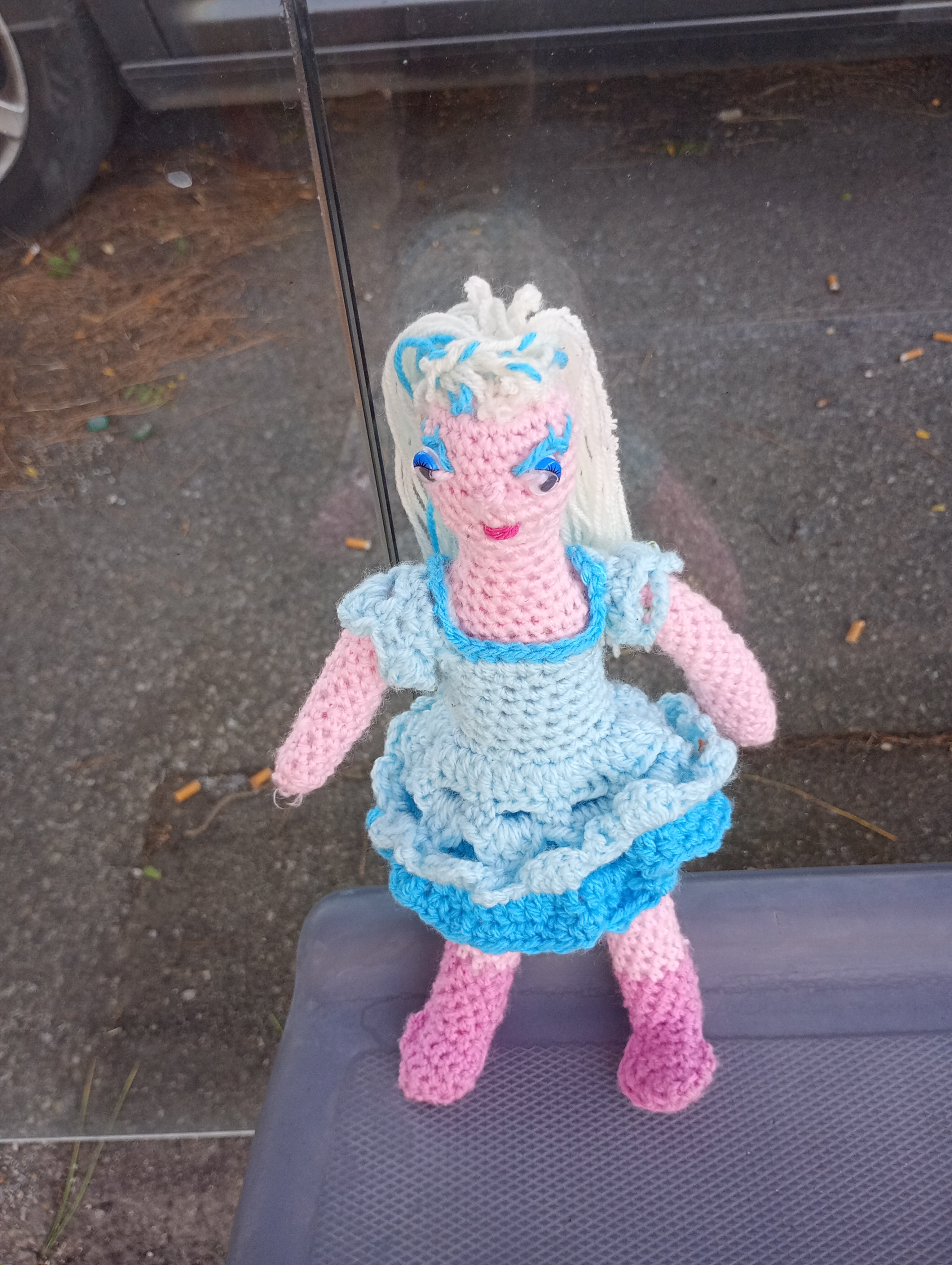 Poupe exsclusive crochet. Takis Muse d'unspirasion