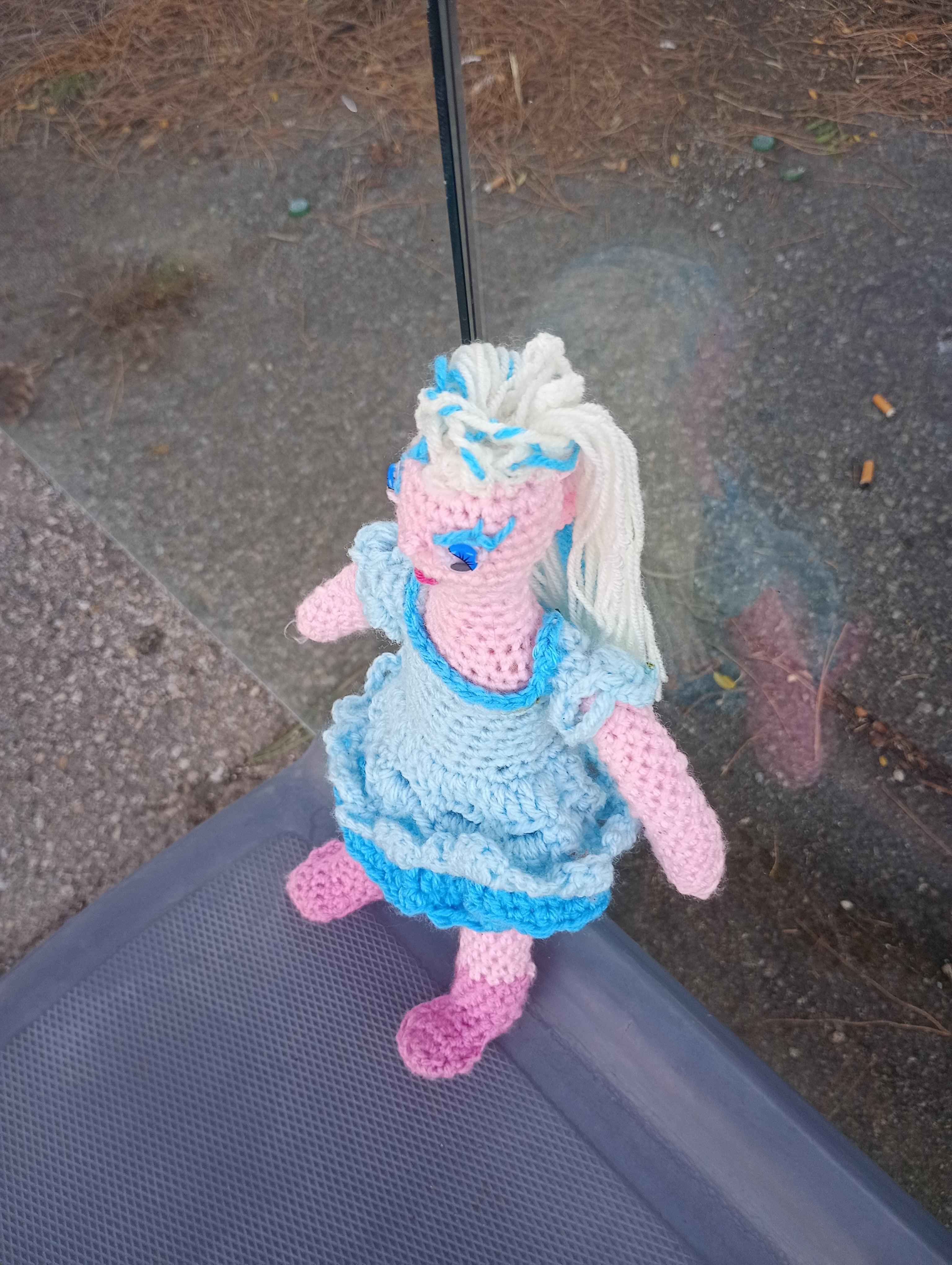 Poupe exsclusive crochet. Takis Muse d'unspirasion