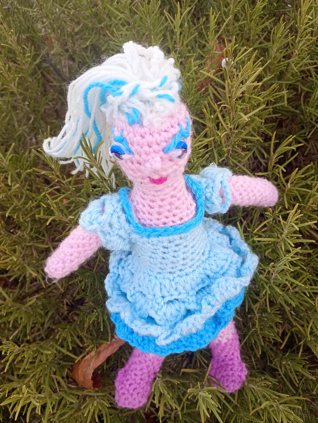 Poupe exsclusive crochet. Takis Muse d'unspirasion