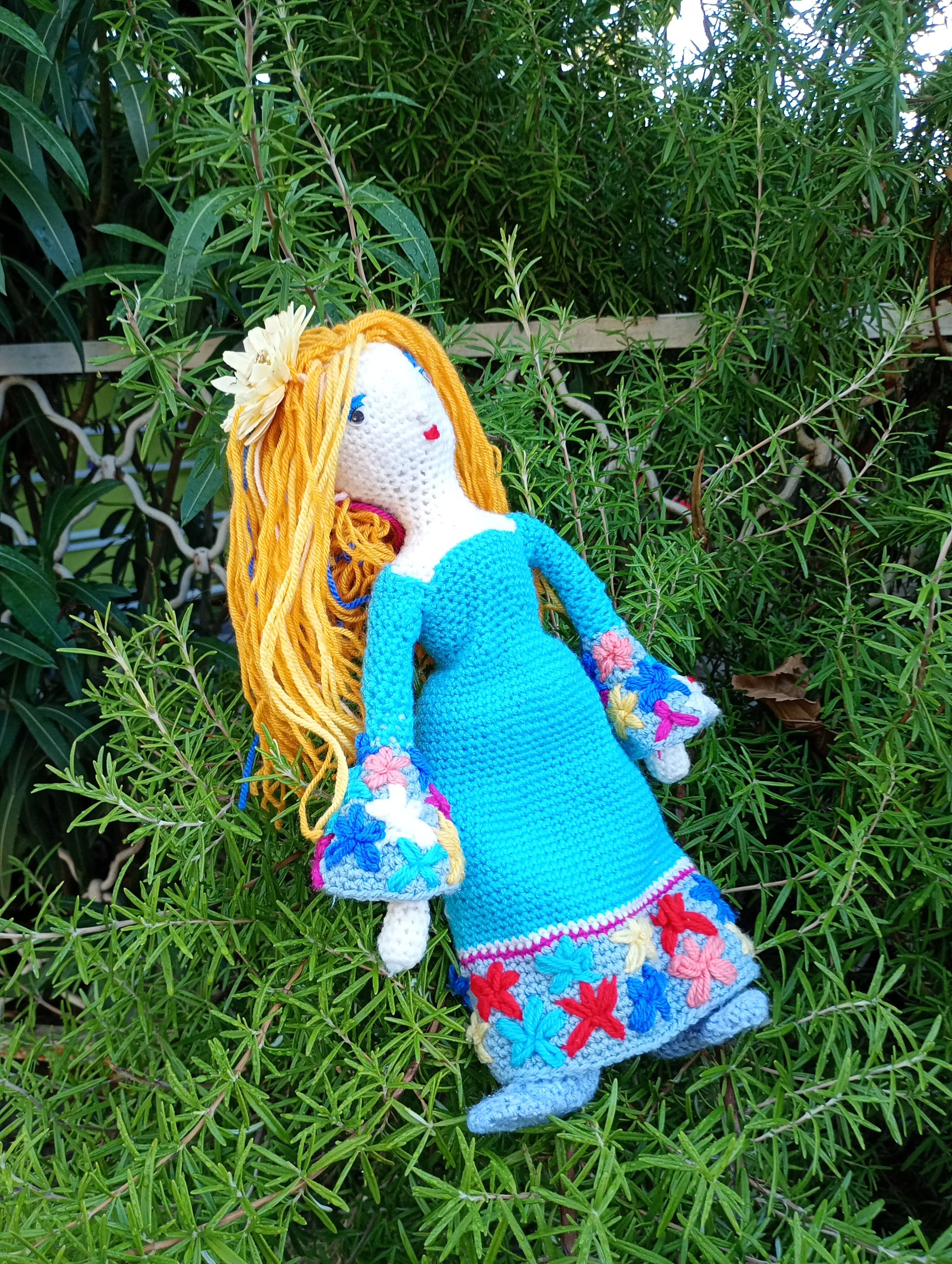 Poupe exsclusive crochet la Verge d'Awuamarinre 55cm