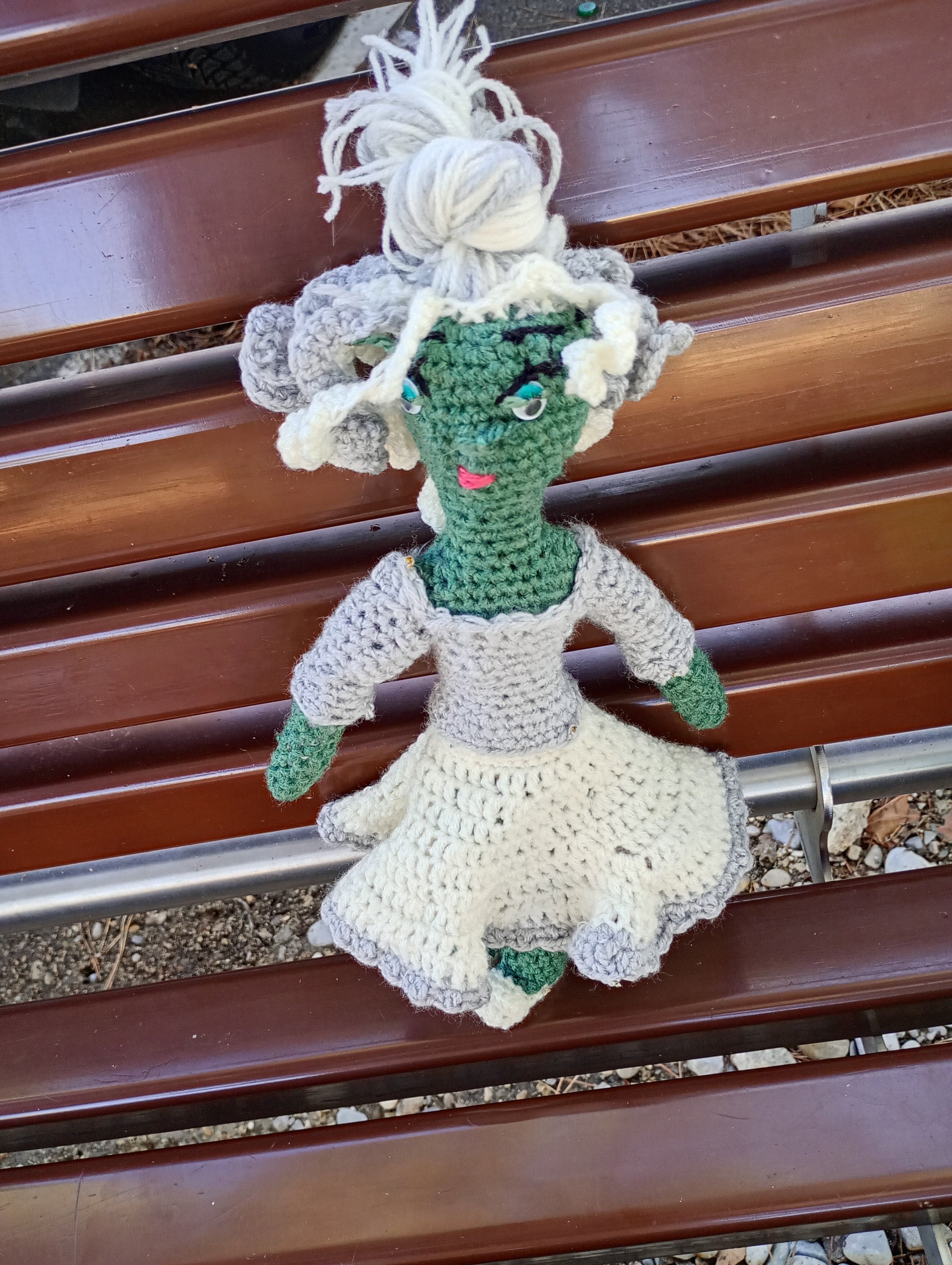 Poupe exsclusive crochet Tablet of Time