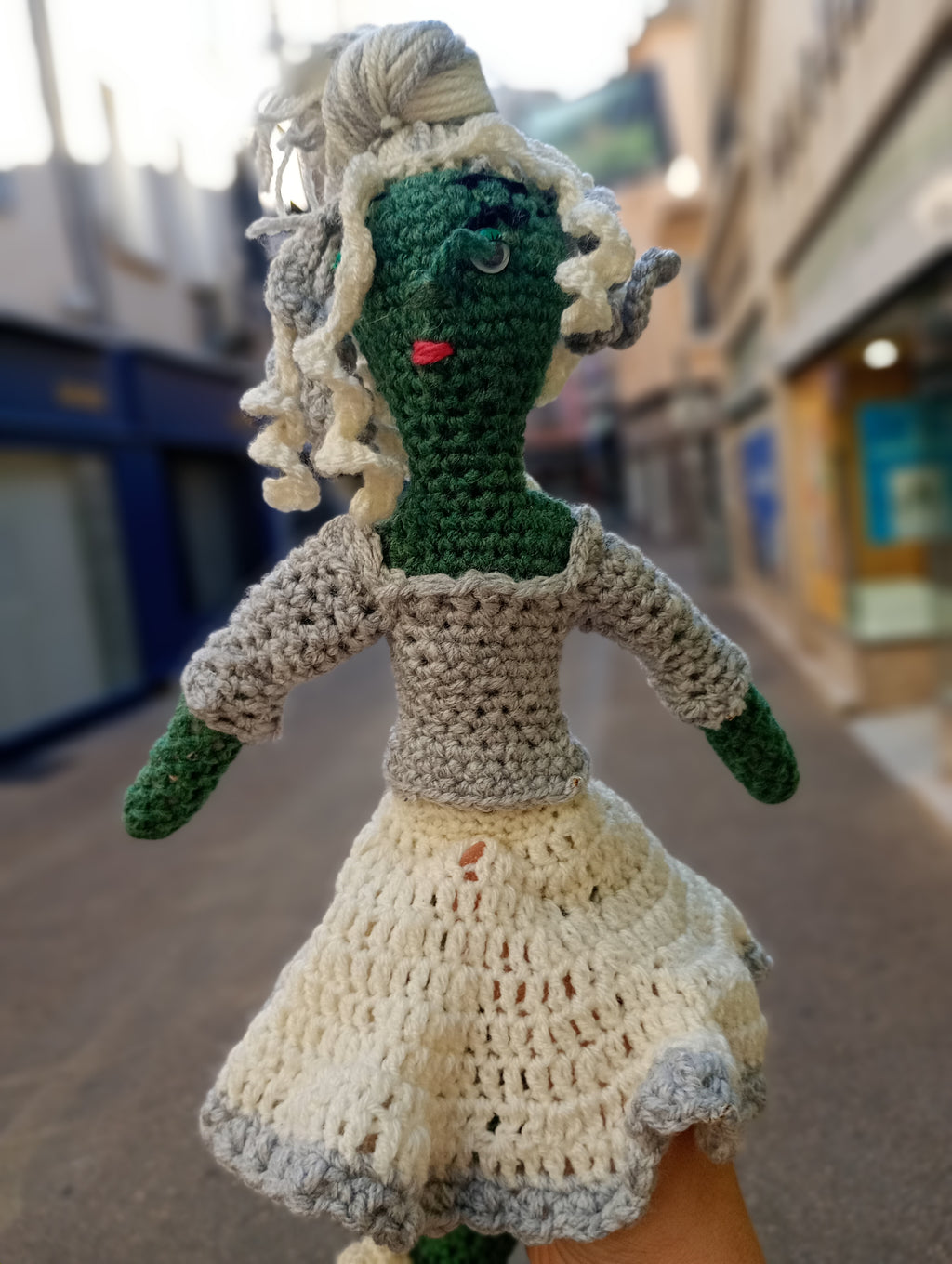 Poupe exsclusive crochet Tablet of Time