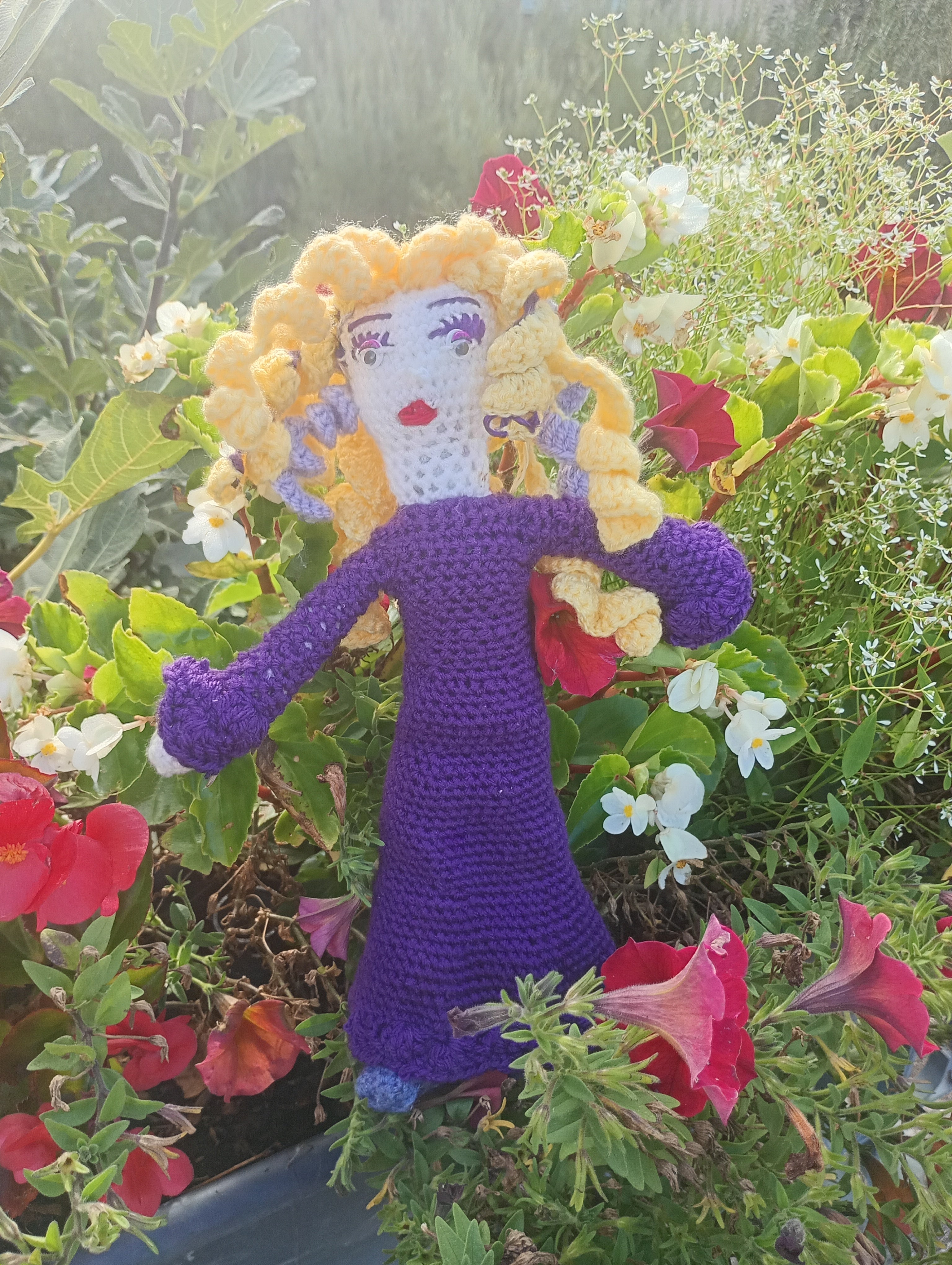 Poupee exsclisive crochet Tablette fr la Sagesde35cm