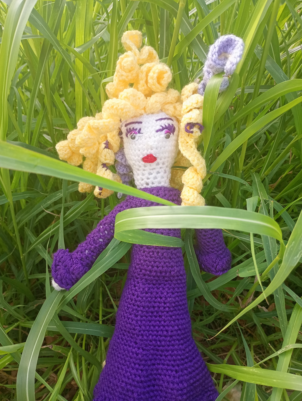 Poupee exsclisive crochet Tablette fr la Sagesde35cm