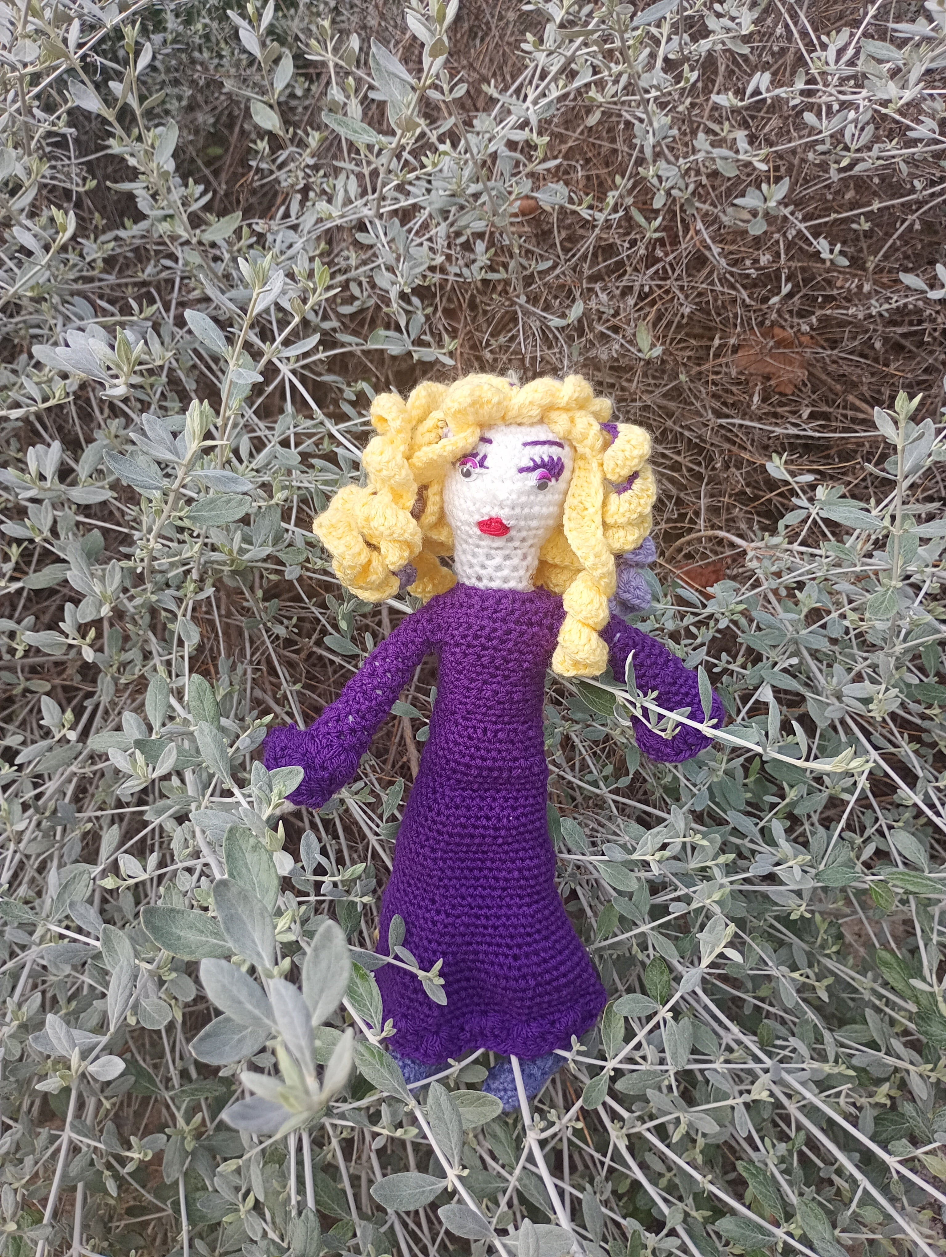 Poupee exsclisive crochet Tablette fr la Sagesde35cm