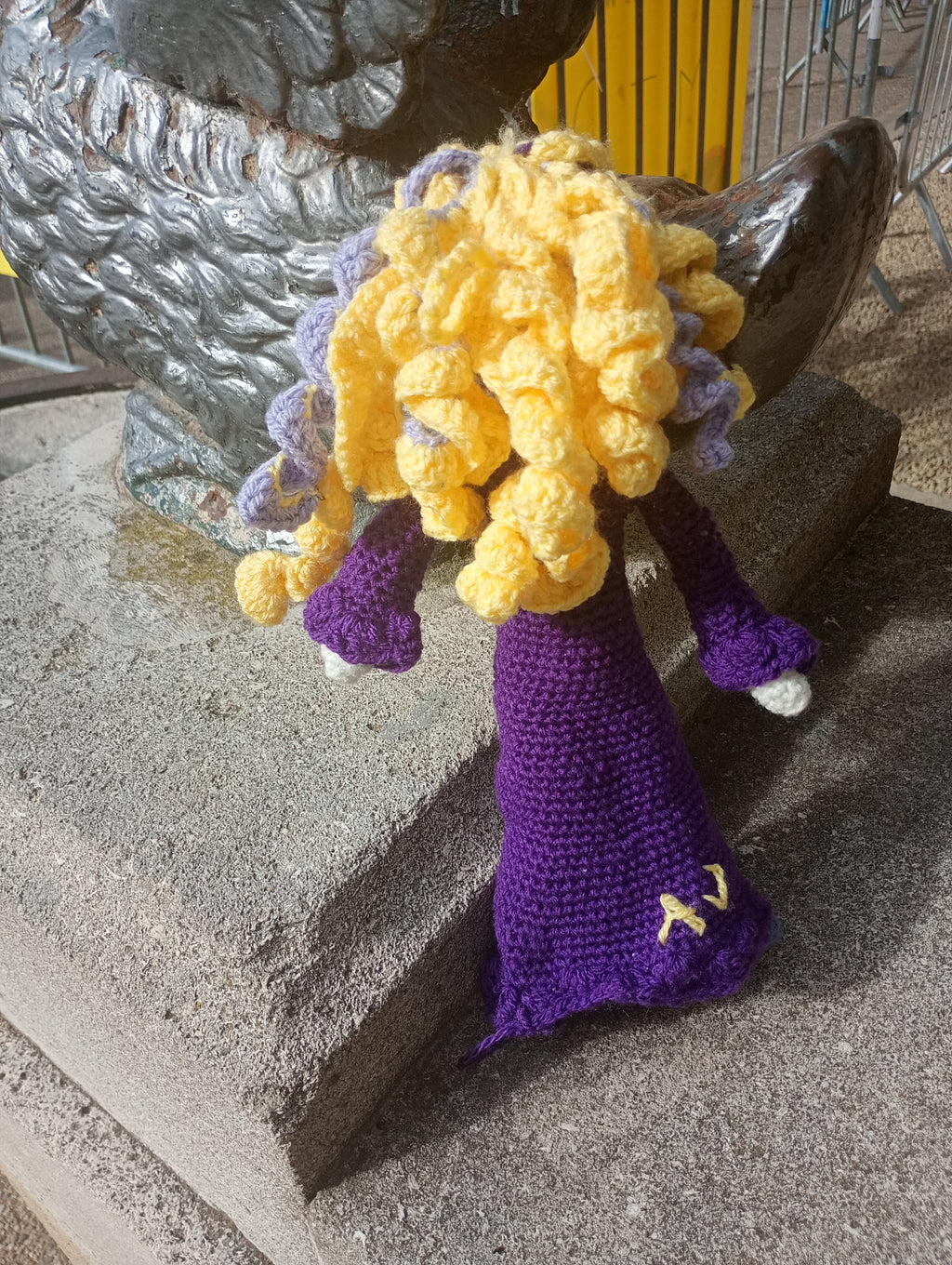 Poupee exsclisive crochet Tablette fr la Sagesde35cm