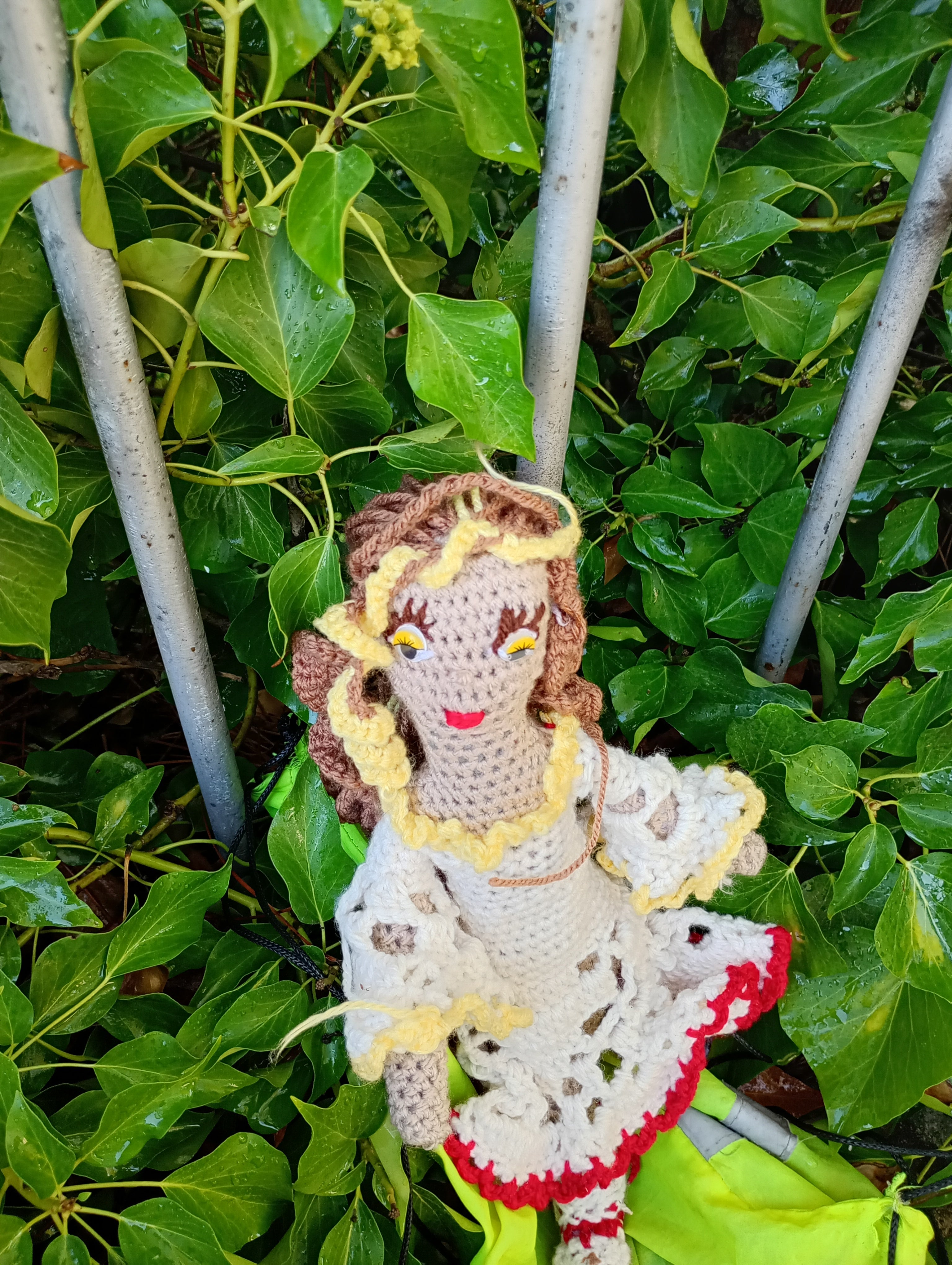 Poupe exsclusive crochet la Tablettr d'Aime.Collectiomles Tables du Monde