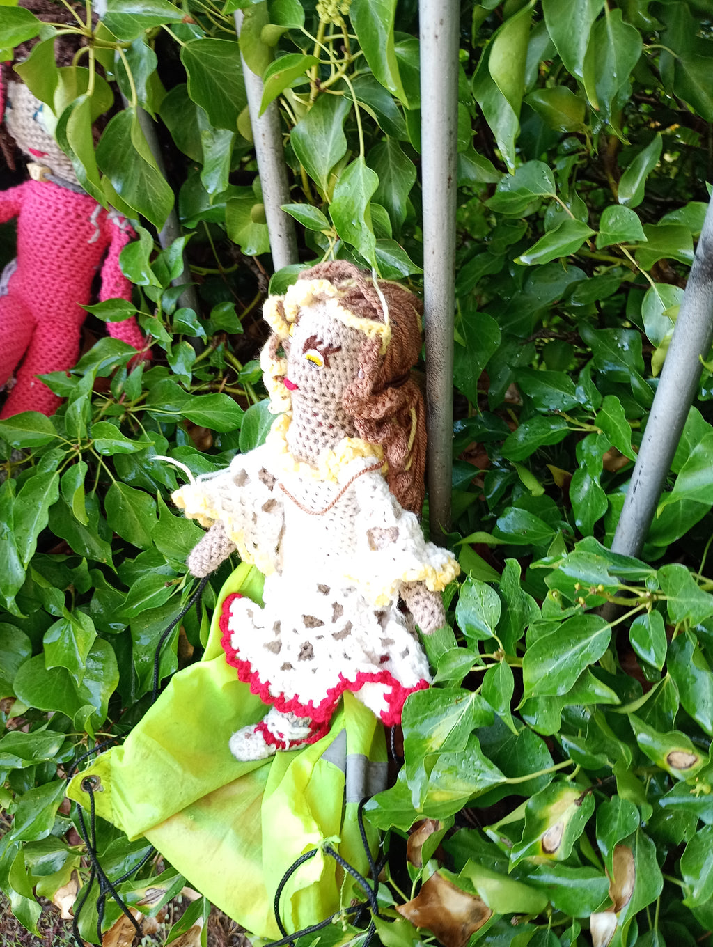 Poupe exsclusive crochet la Tablettr d'Aime.Collectiomles Tables du Monde