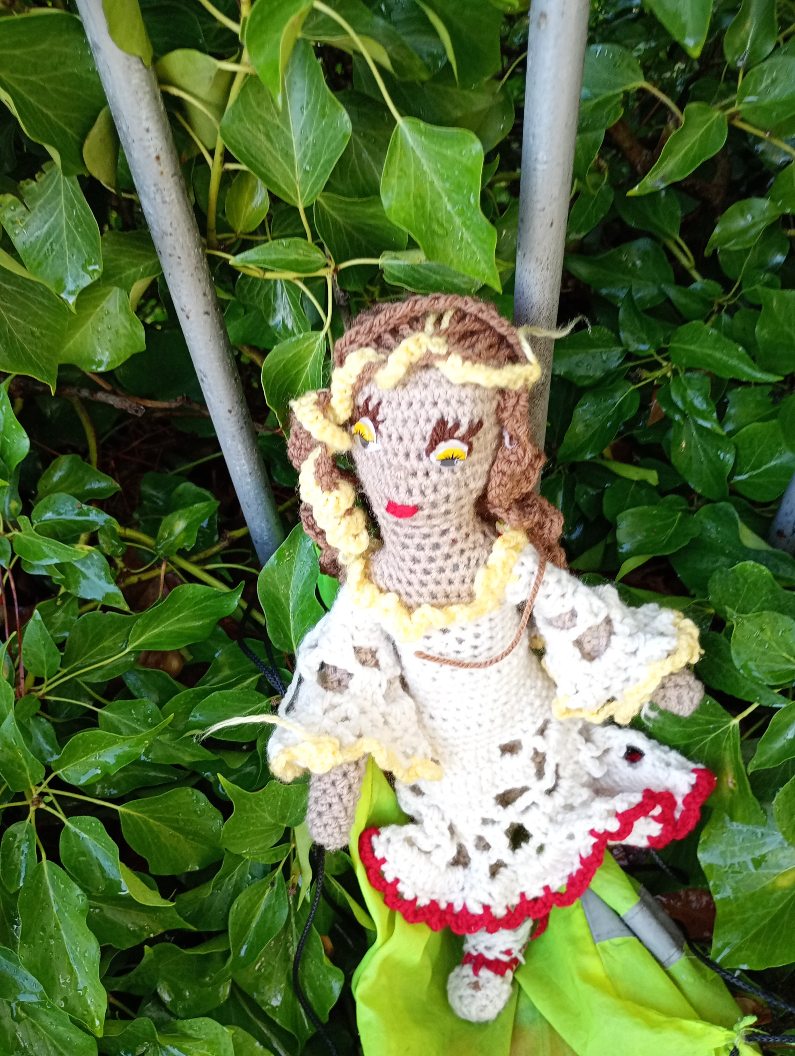 Poupe exsclusive crochet la Tablettr d'Aime.Collectiomles Tables du Monde