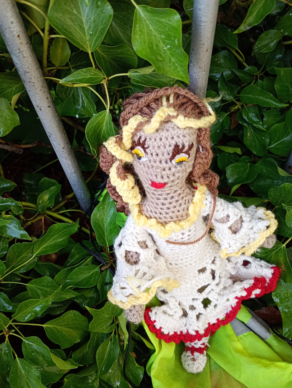 Poupe exsclusive crochet la Tablettr d'Aime.Collectiomles Tables du Monde