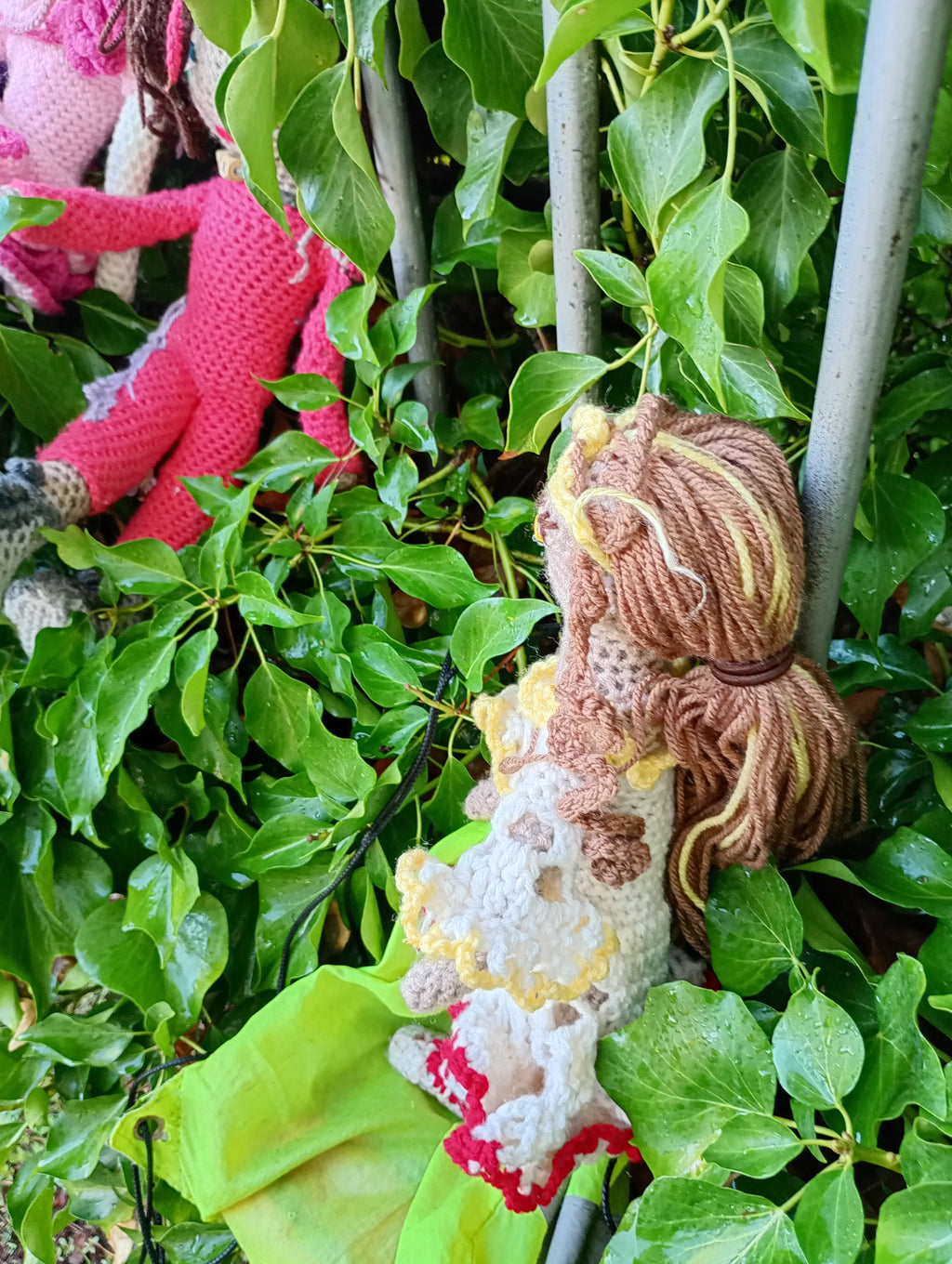 Poupe exsclusive crochet la Tablettr d'Aime.Collectiomles Tables du Monde