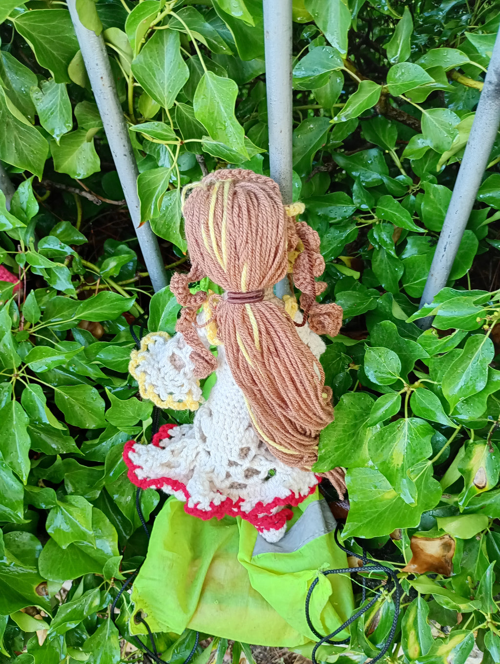 Poupe exsclusive crochet la Tablettr d'Aime.Collectiomles Tables du Monde