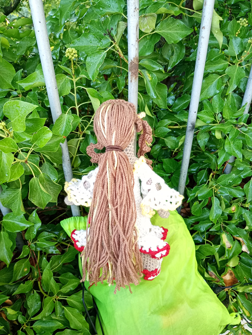 Poupe exsclusive crochet la Tablettr d'Aime.Collectiomles Tables du Monde