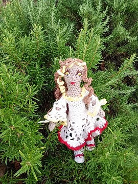 Poupe exsclusive crochet la Tablettr d'Aime.Collectiomles Tables du Monde