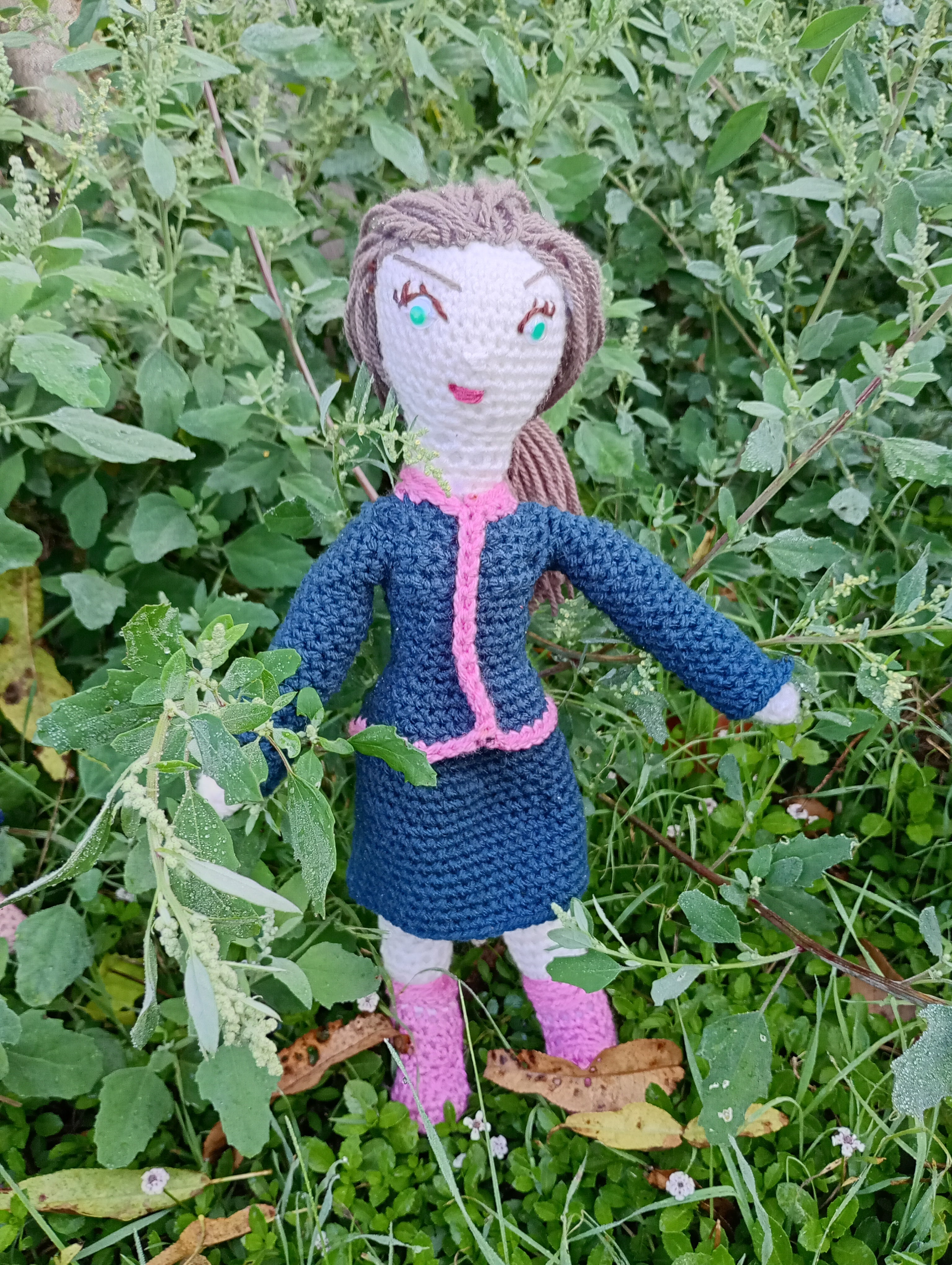 Poupe exsclusive crochet collection drs maitred du monde Elise d'elryr 35cm