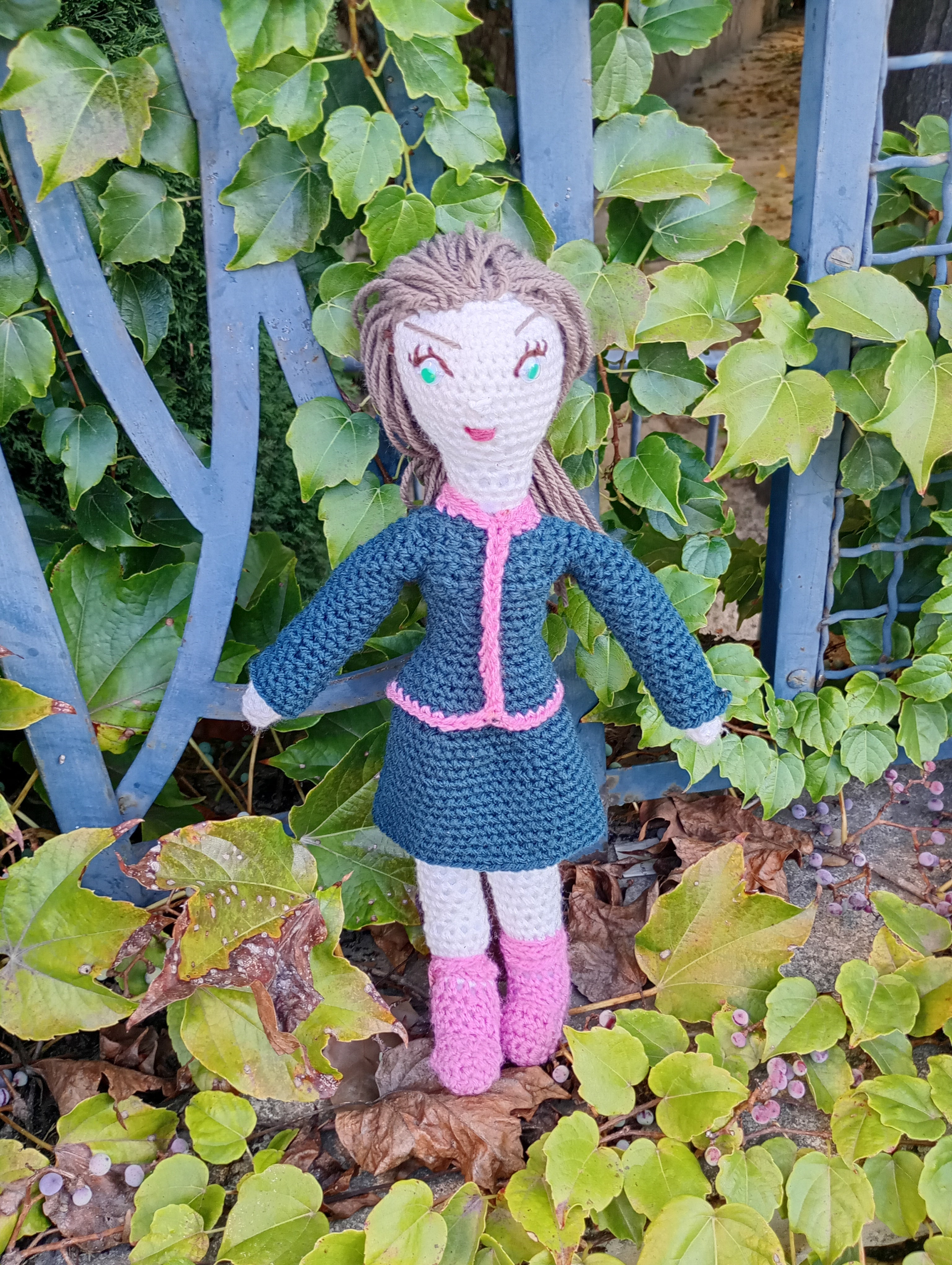 Poupe exsclusive crochet collection drs maitred du monde Elise d'elryr 35cm