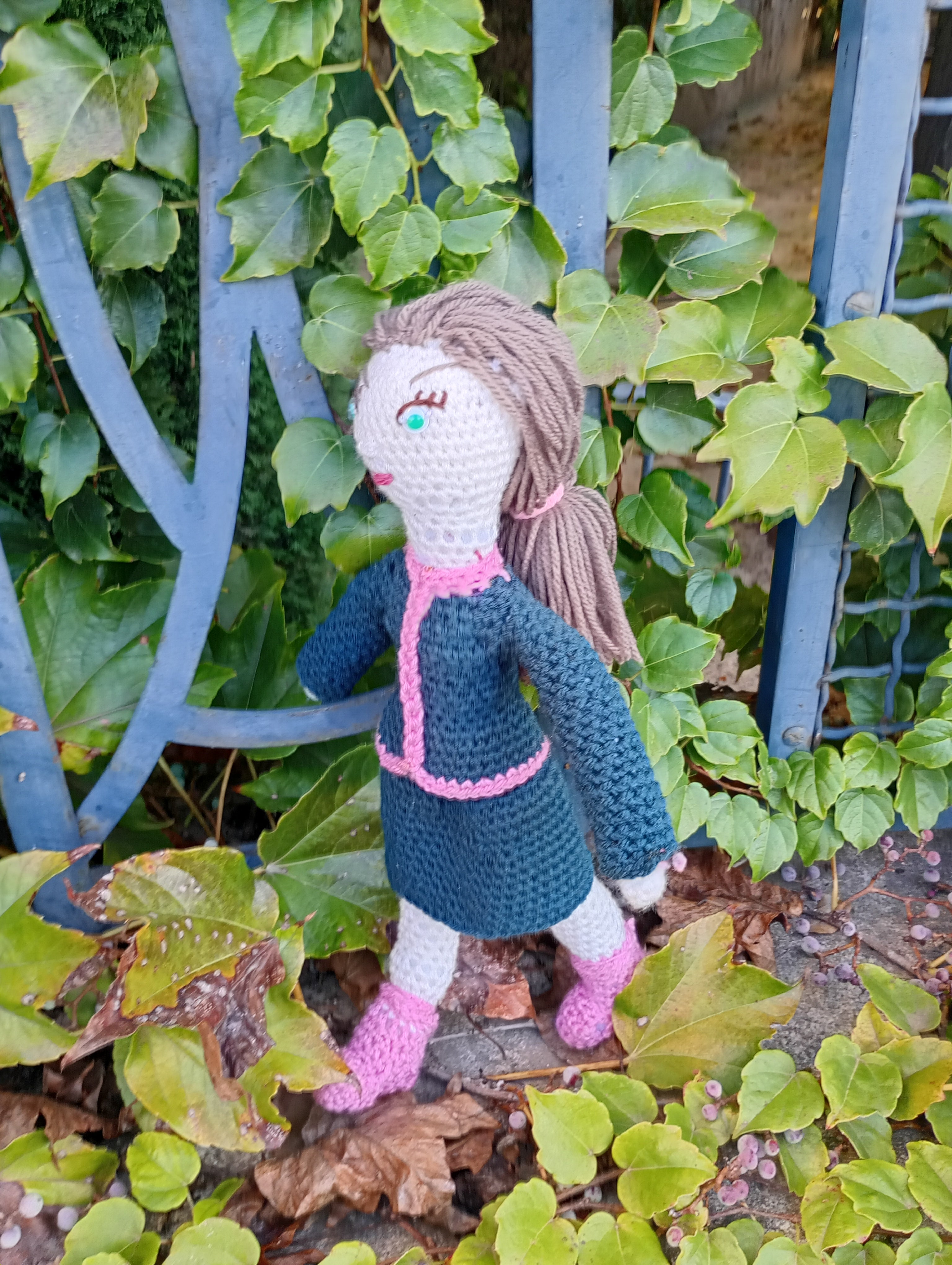 Poupe exsclusive crochet collection drs maitred du monde Elise d'elryr 35cm