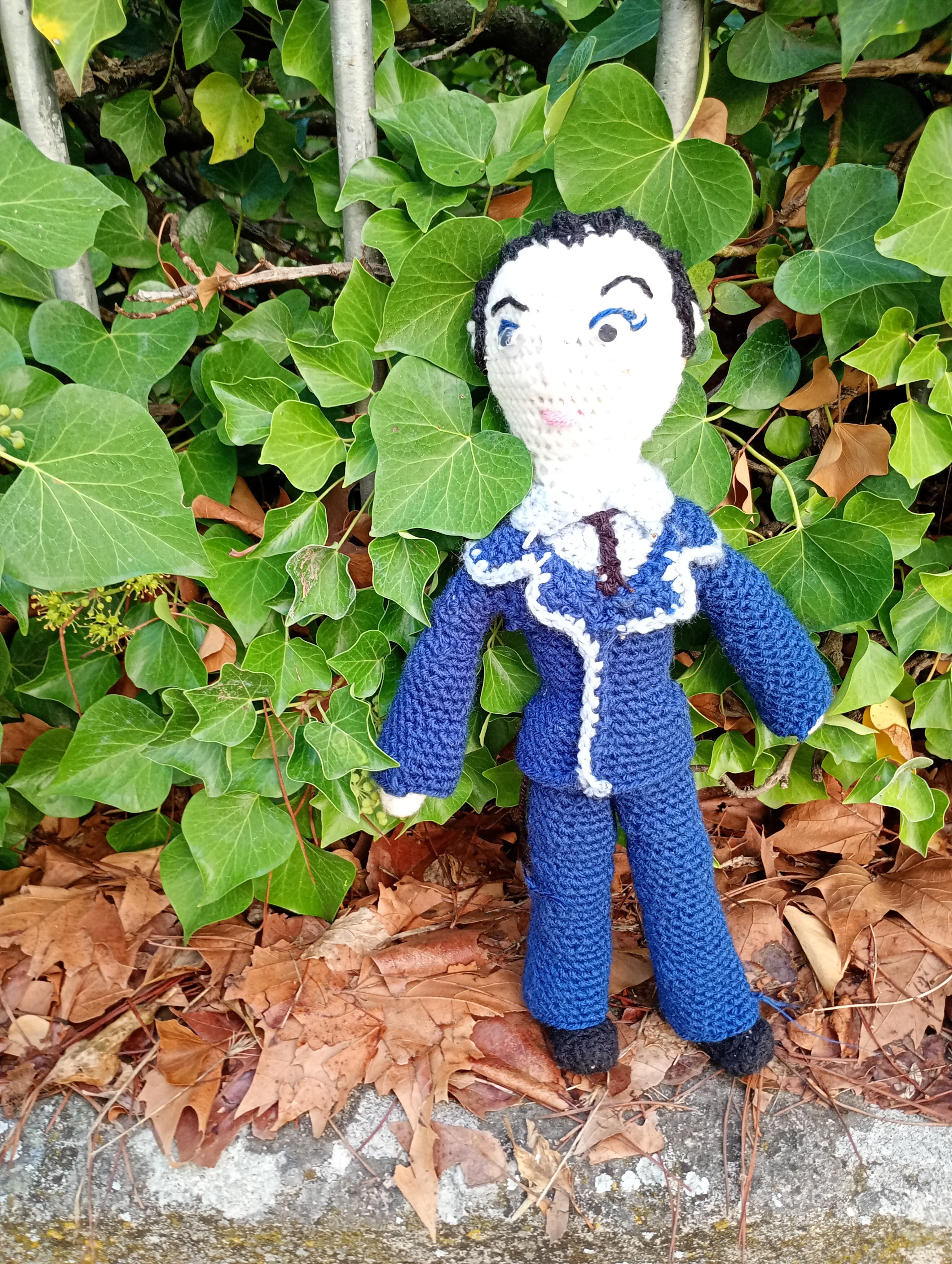 Poupe exsclusive crochet l'investisseir mecrnr36cm