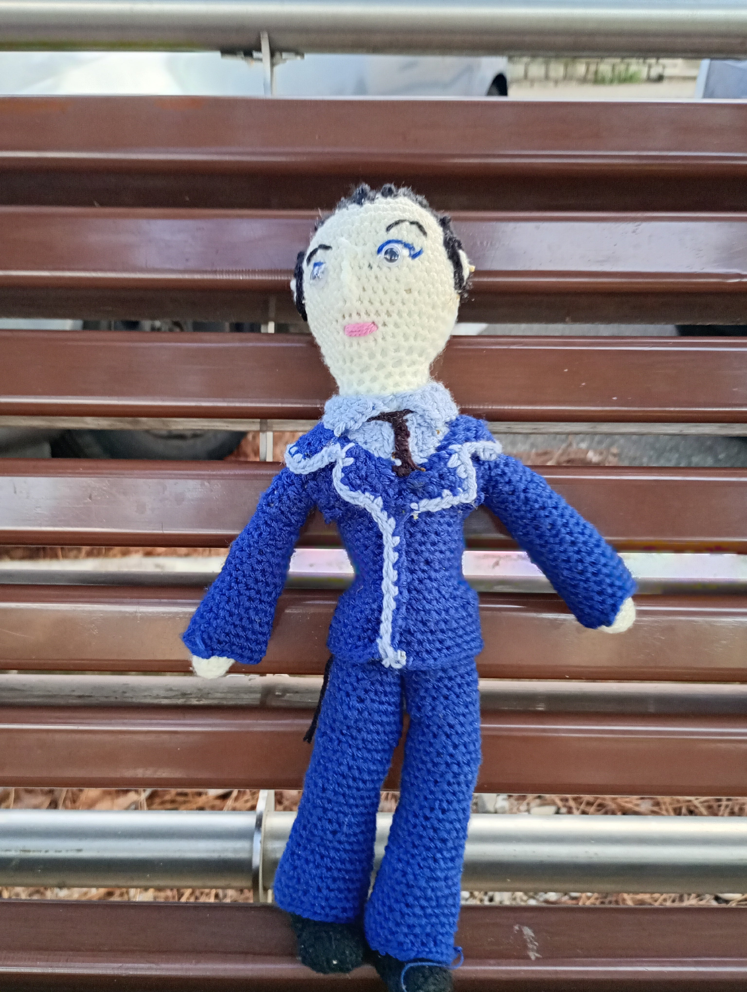 Poupe exsclusive crochet l'investisseir mecrnr36cm