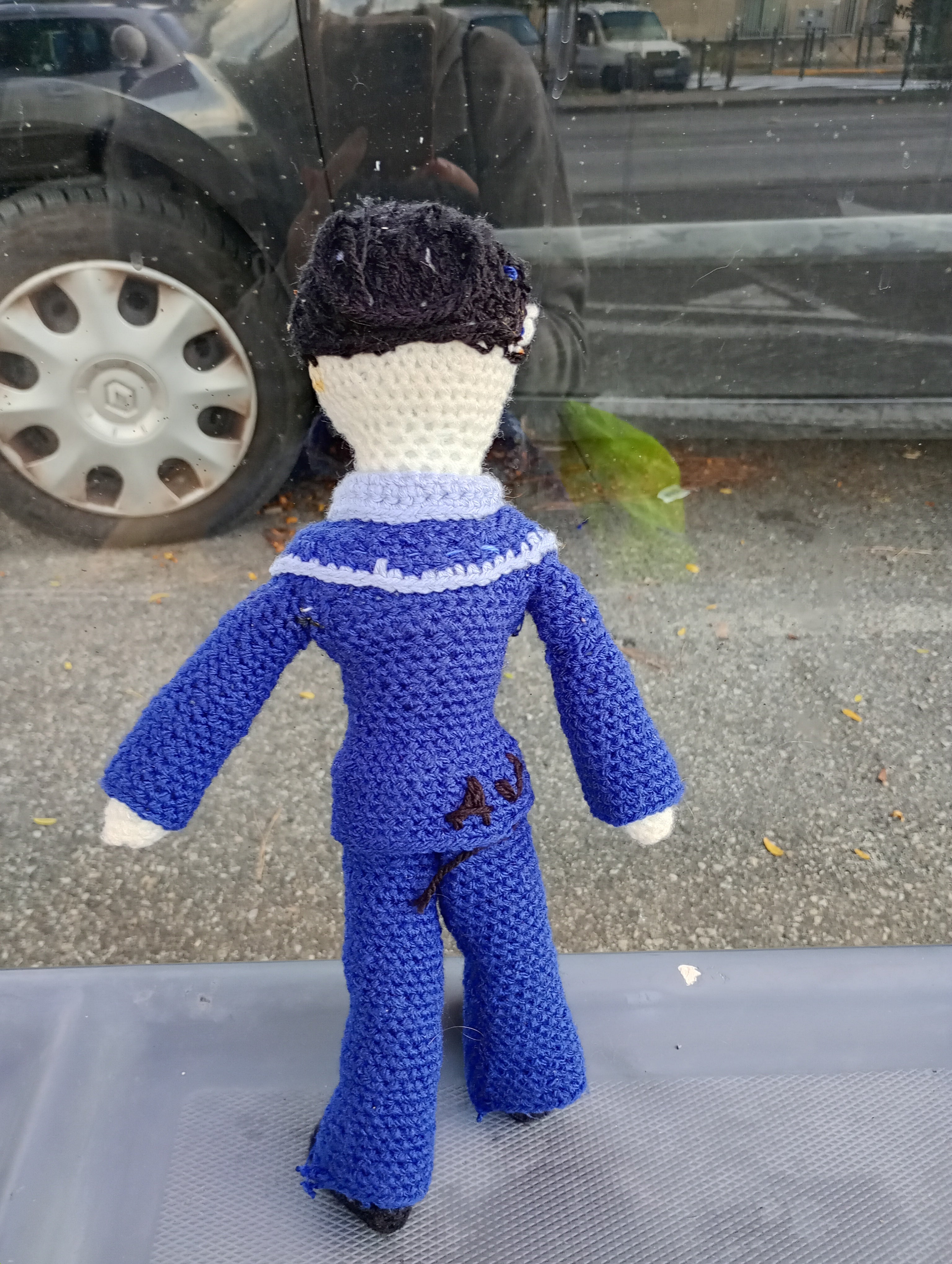 Poupe exsclusive crochet l'investisseir mecrnr36cm