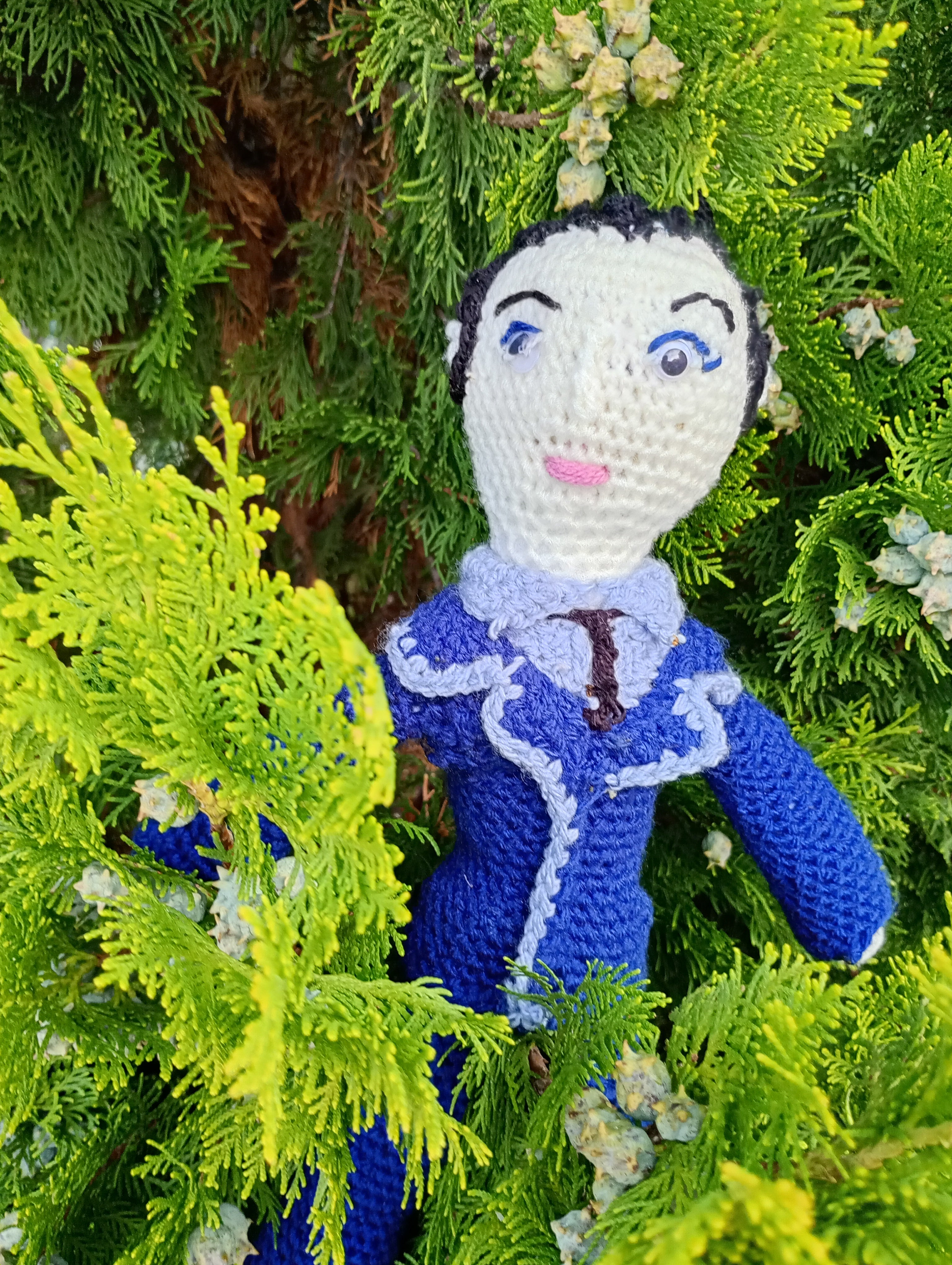 Poupe exsclusive crochet l'investisseir mecrnr36cm