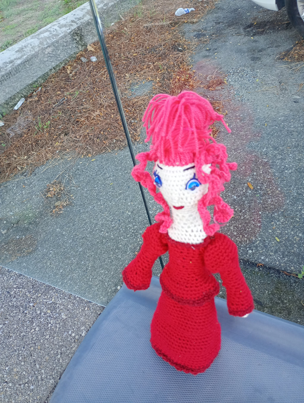 Poupe exsclusive crochet l’Aristocrate Moderne de Sang Ancien