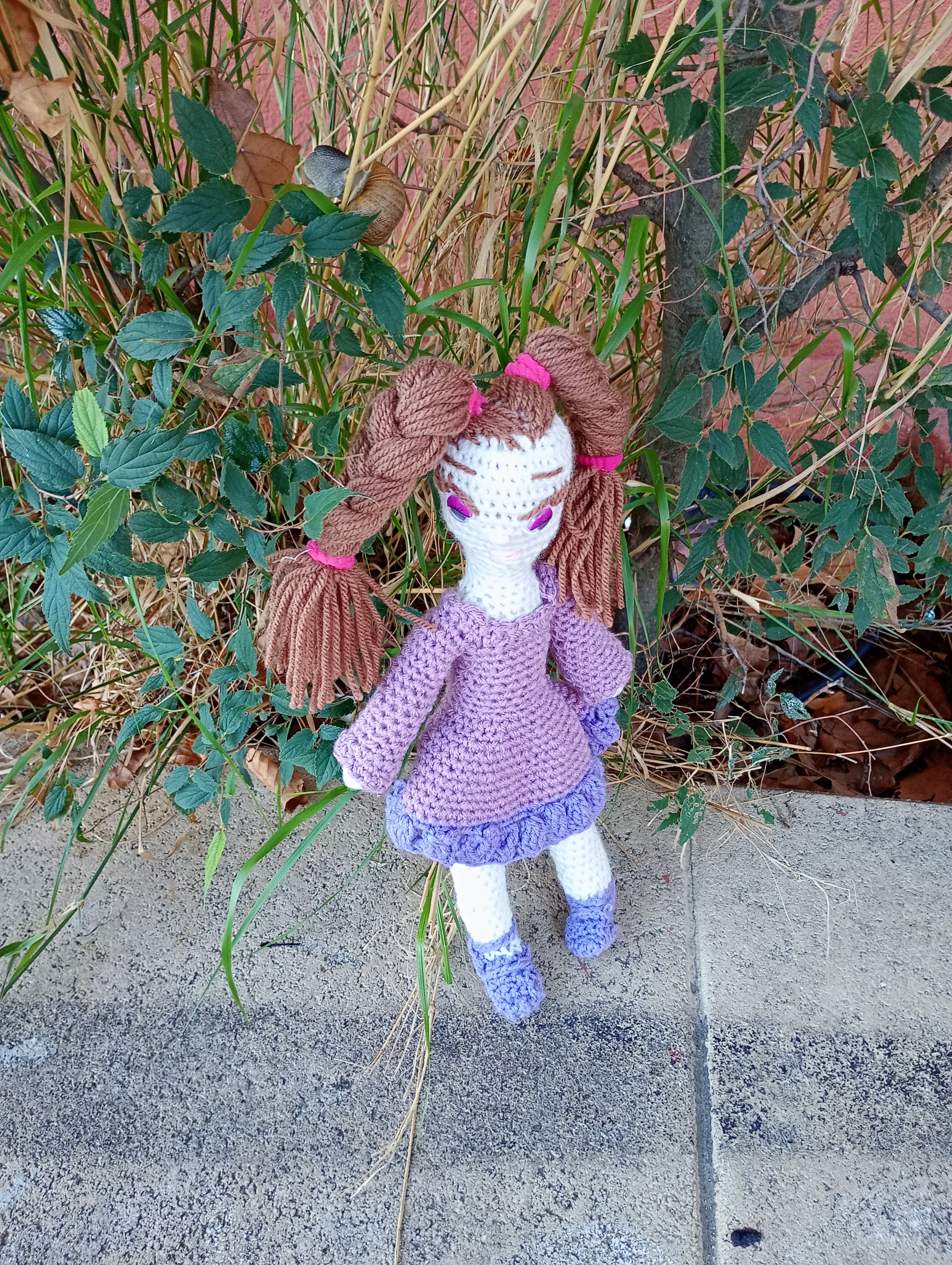 Poupe exsclusive crochet madame Monopolies .Region et Ville en France 35cm