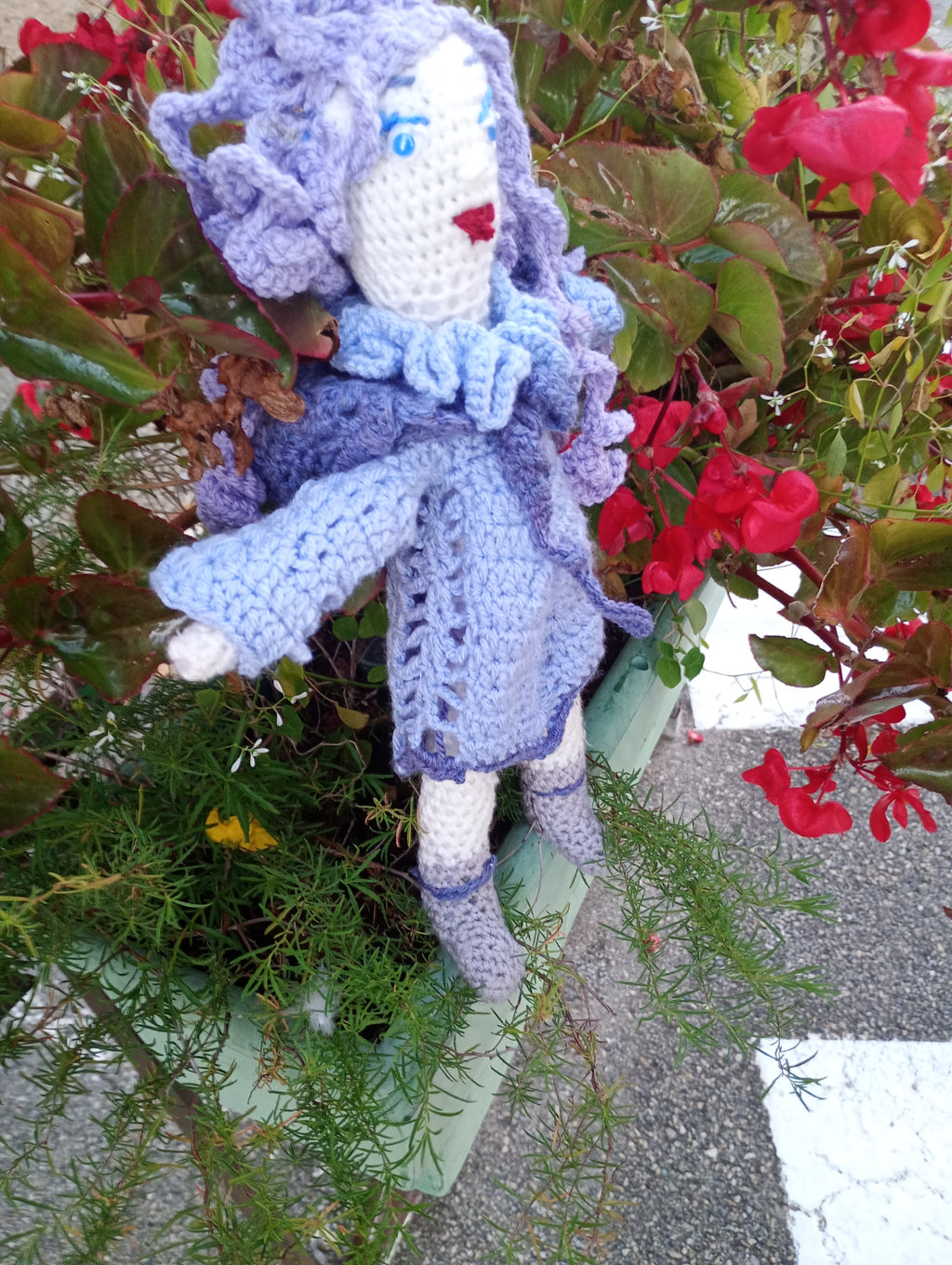 Poupe exsclusive crochet  The Gardian of the Future  35cm