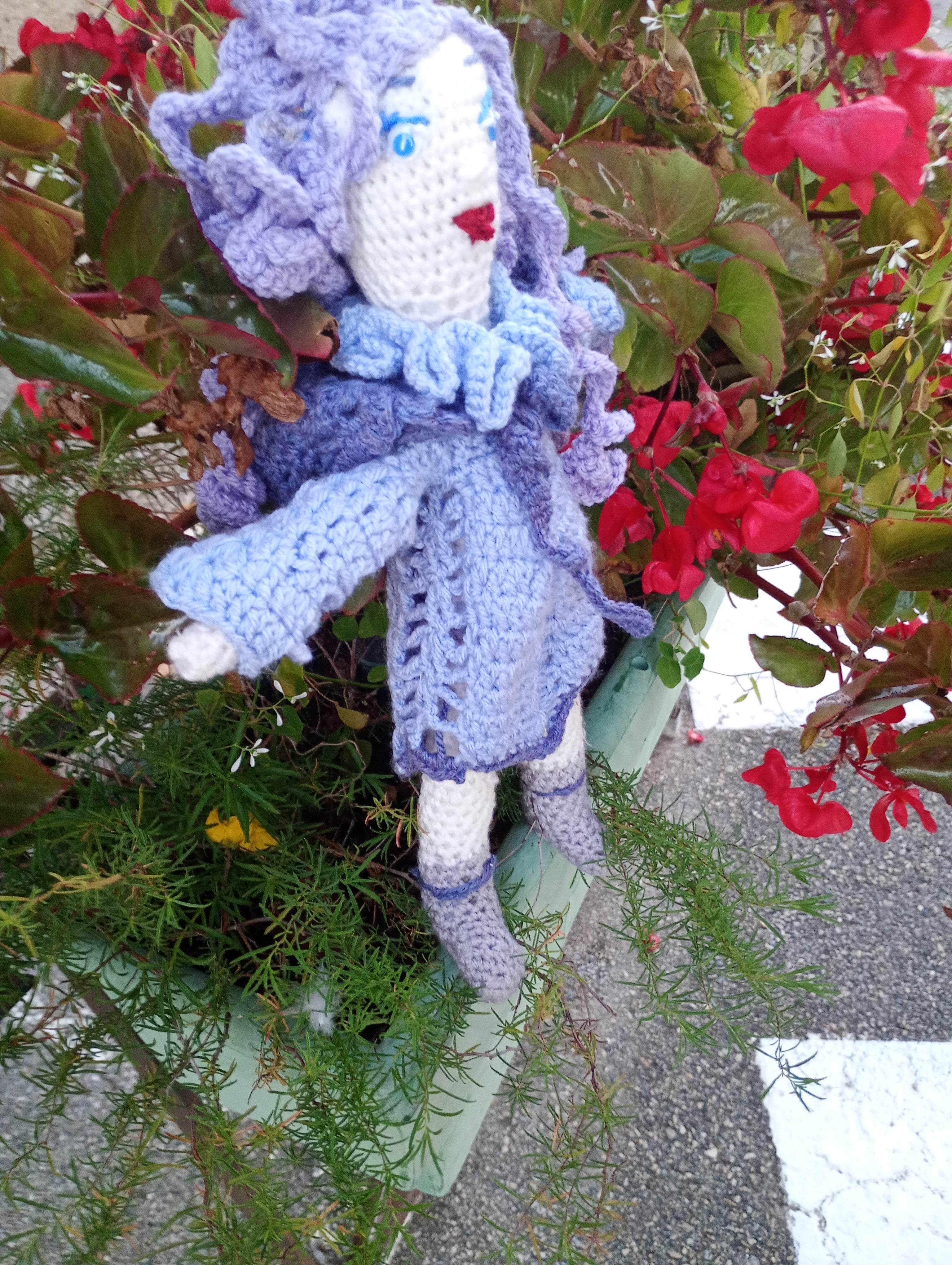 Poupe exsclusive crochet  The Gardian of the Future  35cm