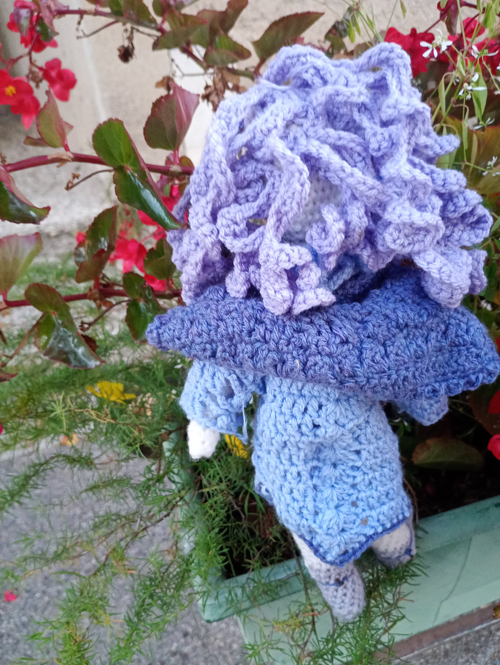 Poupe exsclusive crochet  The Gardian of the Future  35cm