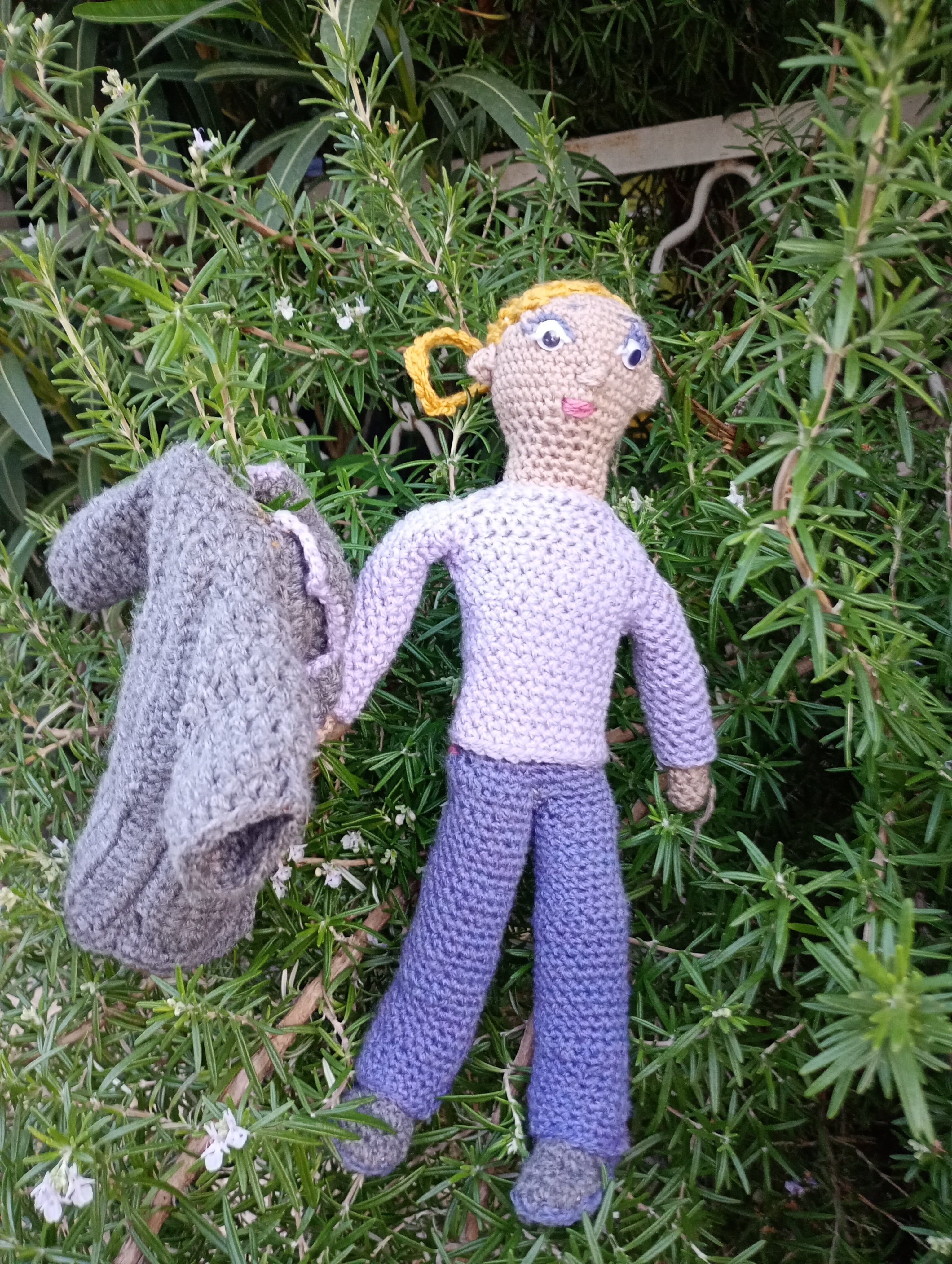 Poupe exsclusive crochet The Guarfisn of Coal snd Light 35cm