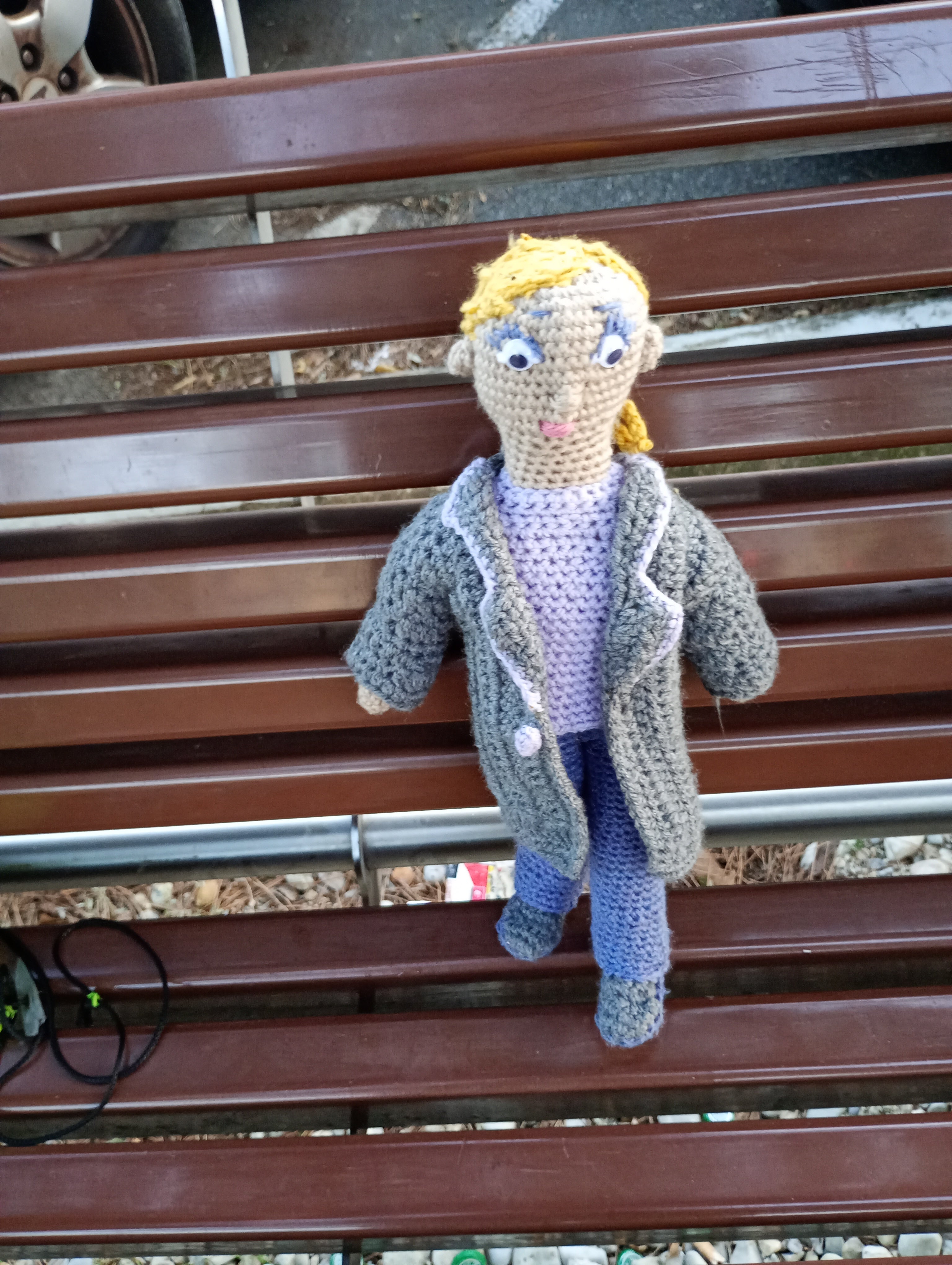 Poupe exsclusive crochet The Guarfisn of Coal snd Light 35cm