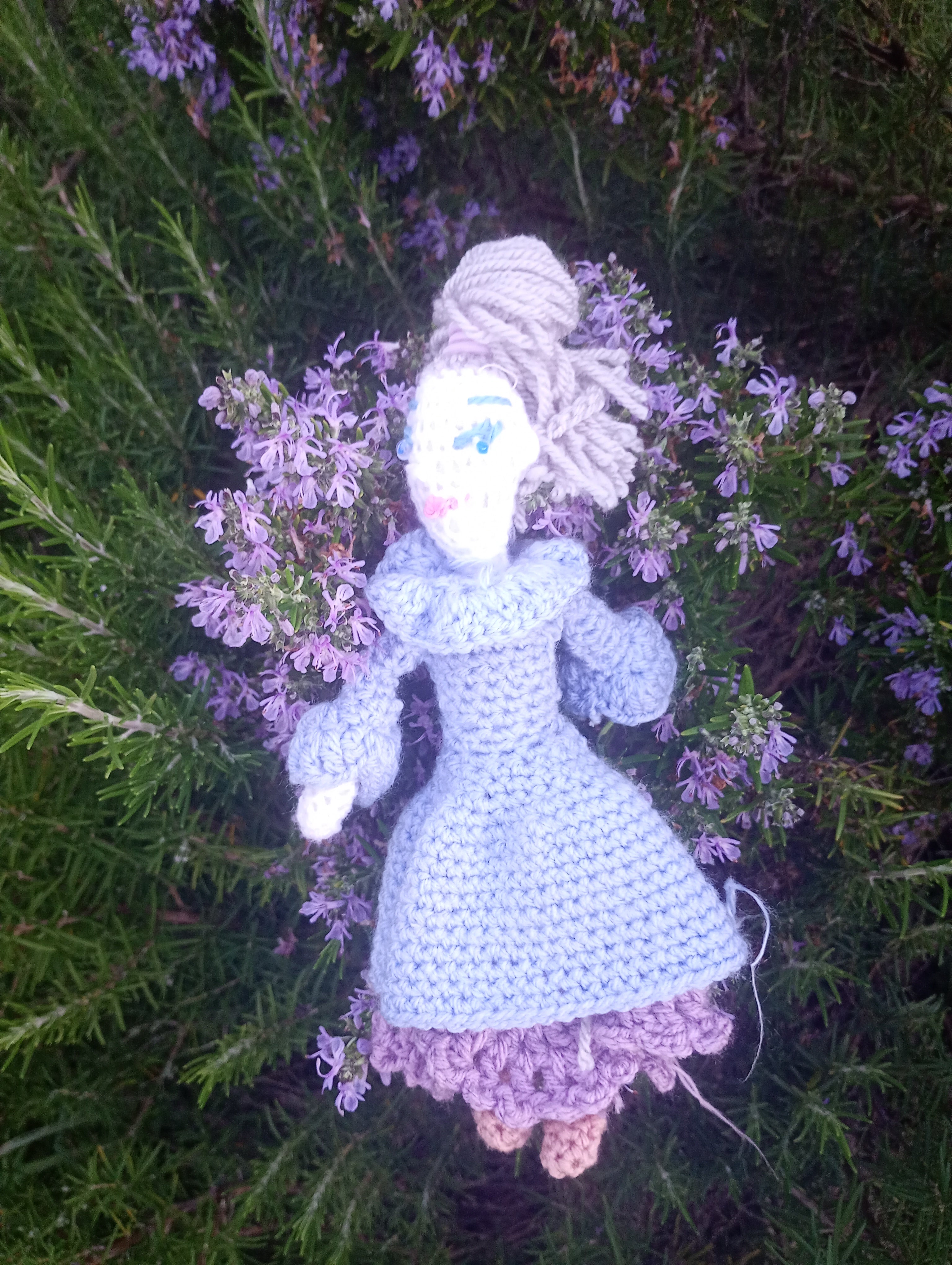 Poupe exsclusive crochet madamre Lille 20cm